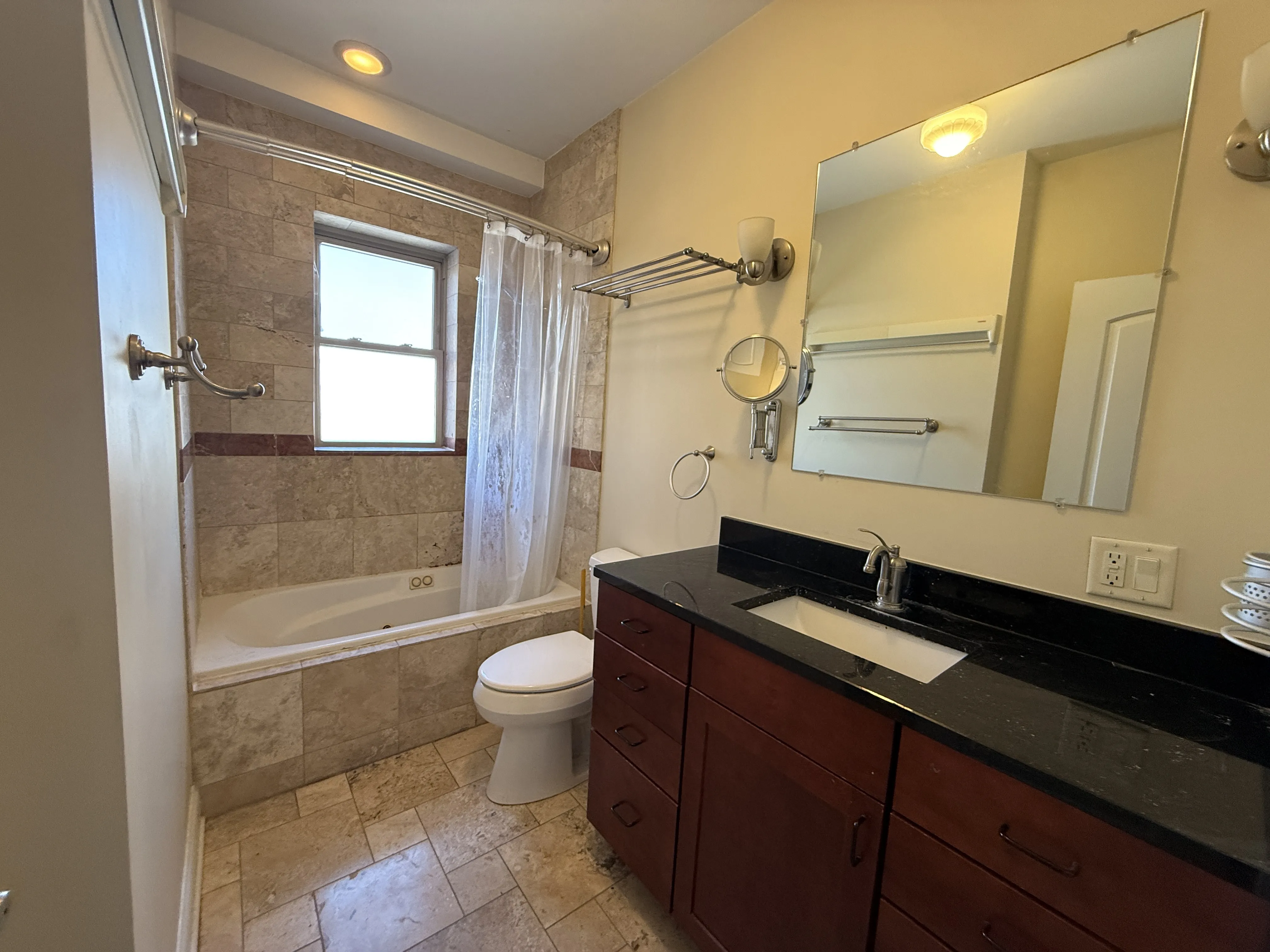 2452 W Ardmore Ave, ,  60659, USA 60659-unit#1-Chicago-IL