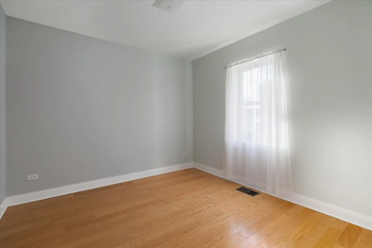 4055 N Spaulding Ave, ,  60618, USA 60618-unit#1-Chicago-IL