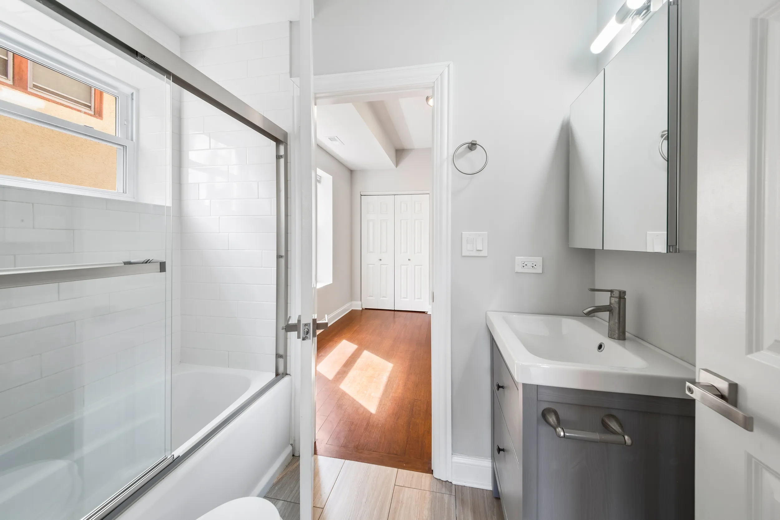 4637 N Dover St, ,  60640, USA 60640-unit#2S-Chicago-IL