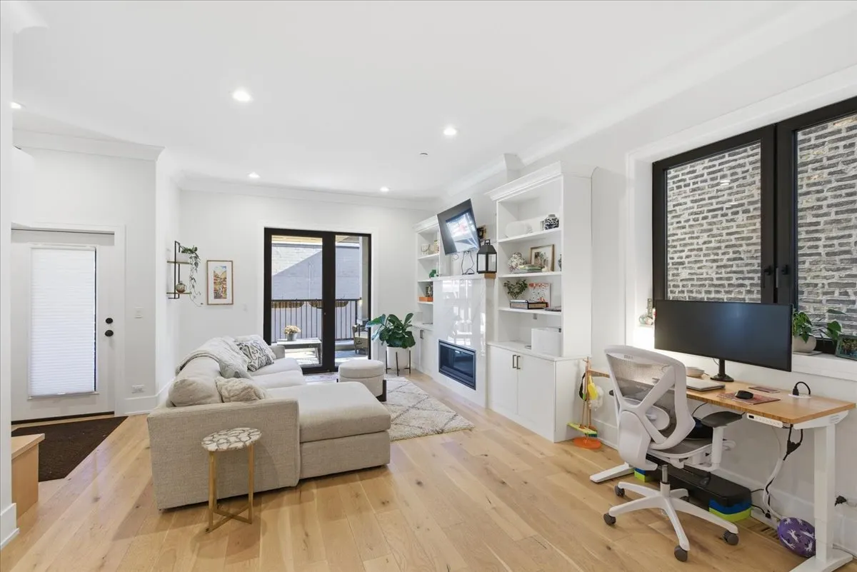 3219 N Seminary Ave, ,  60657, USA 60657-unit#1S-Chicago-IL