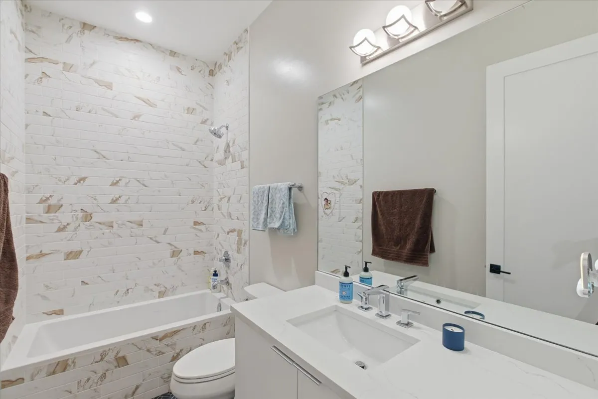 3219 N Seminary Ave, ,  60657, USA 60657-unit#1S-Chicago-IL