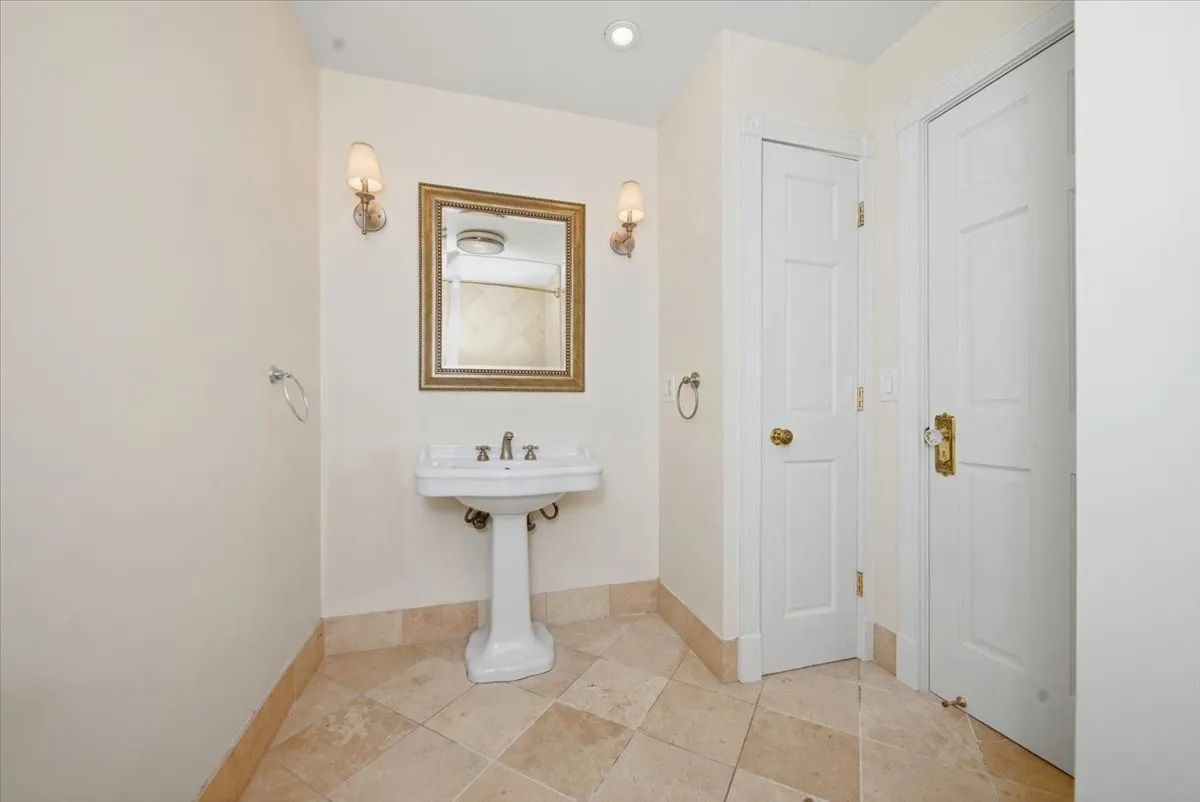 501 N Wells St, ,  60654, USA 60654-unit#2W-Chicago-IL