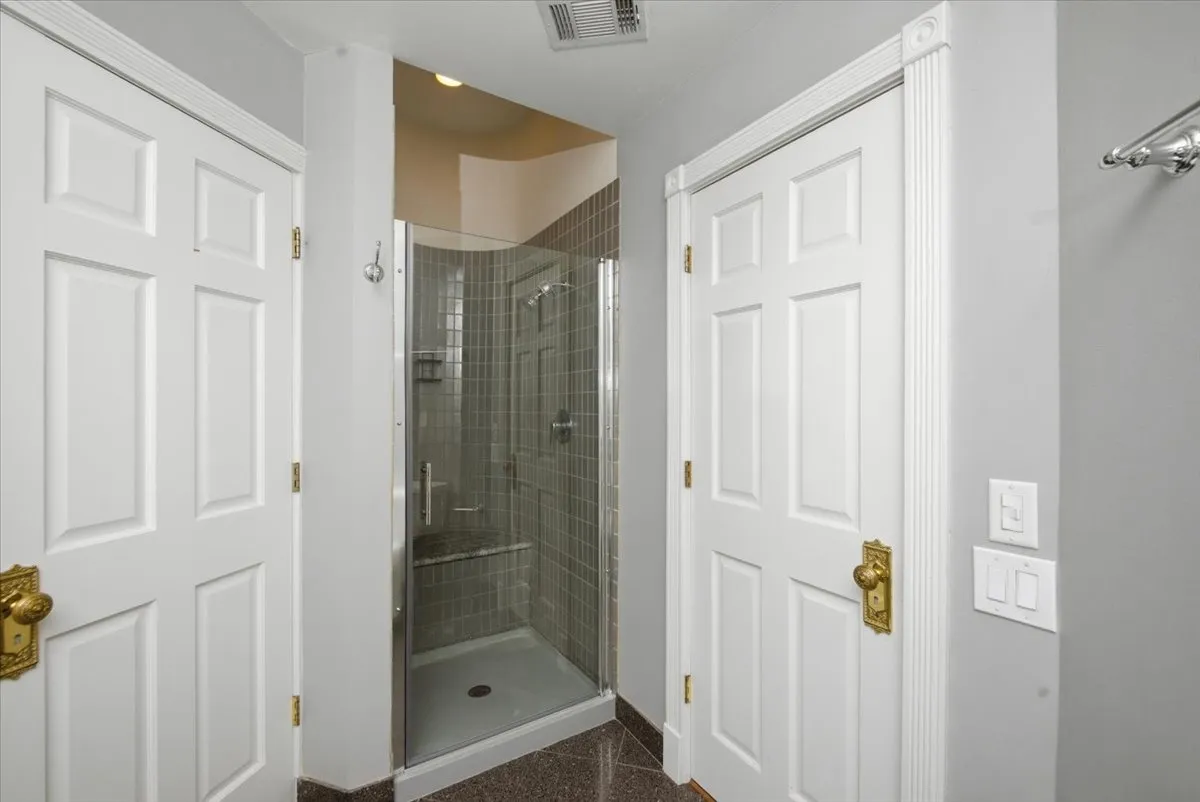 501 N Wells St, ,  60654, USA 60654-unit#2W-Chicago-IL