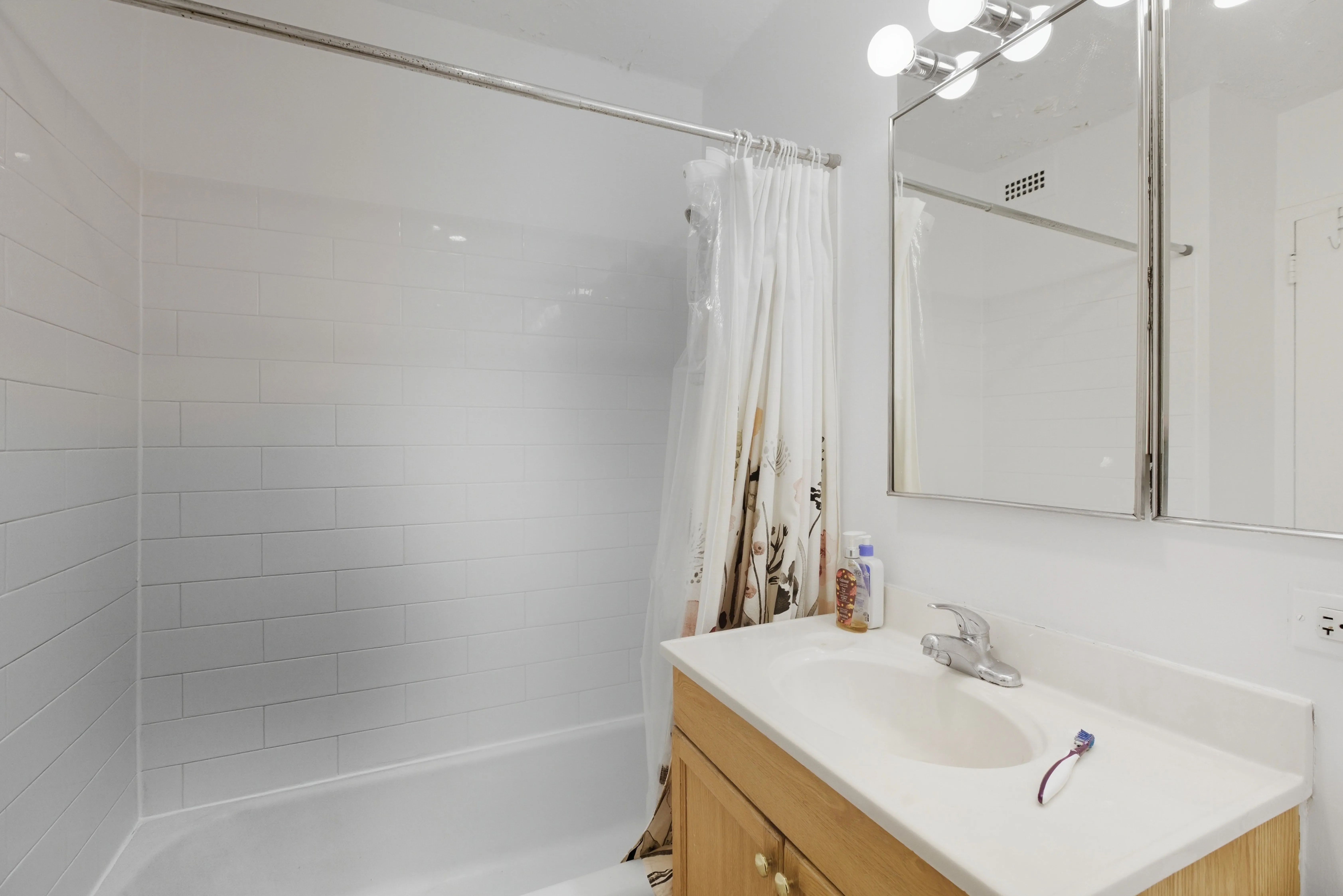 1355 N Sandburg Terrace, , 60610, USA 60610-unit#303D-Chicago-IL