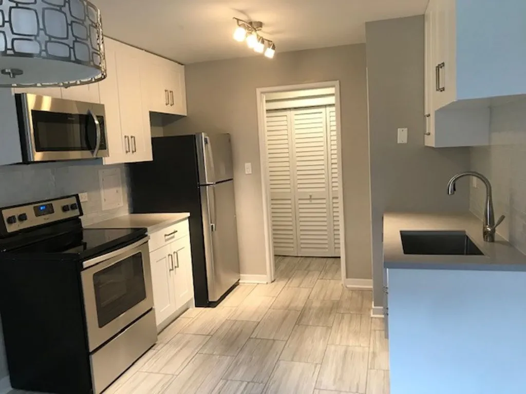 2349 W Jarvis Ave, ,  60645, USA 60645-unit#51-2E-Chicago-IL