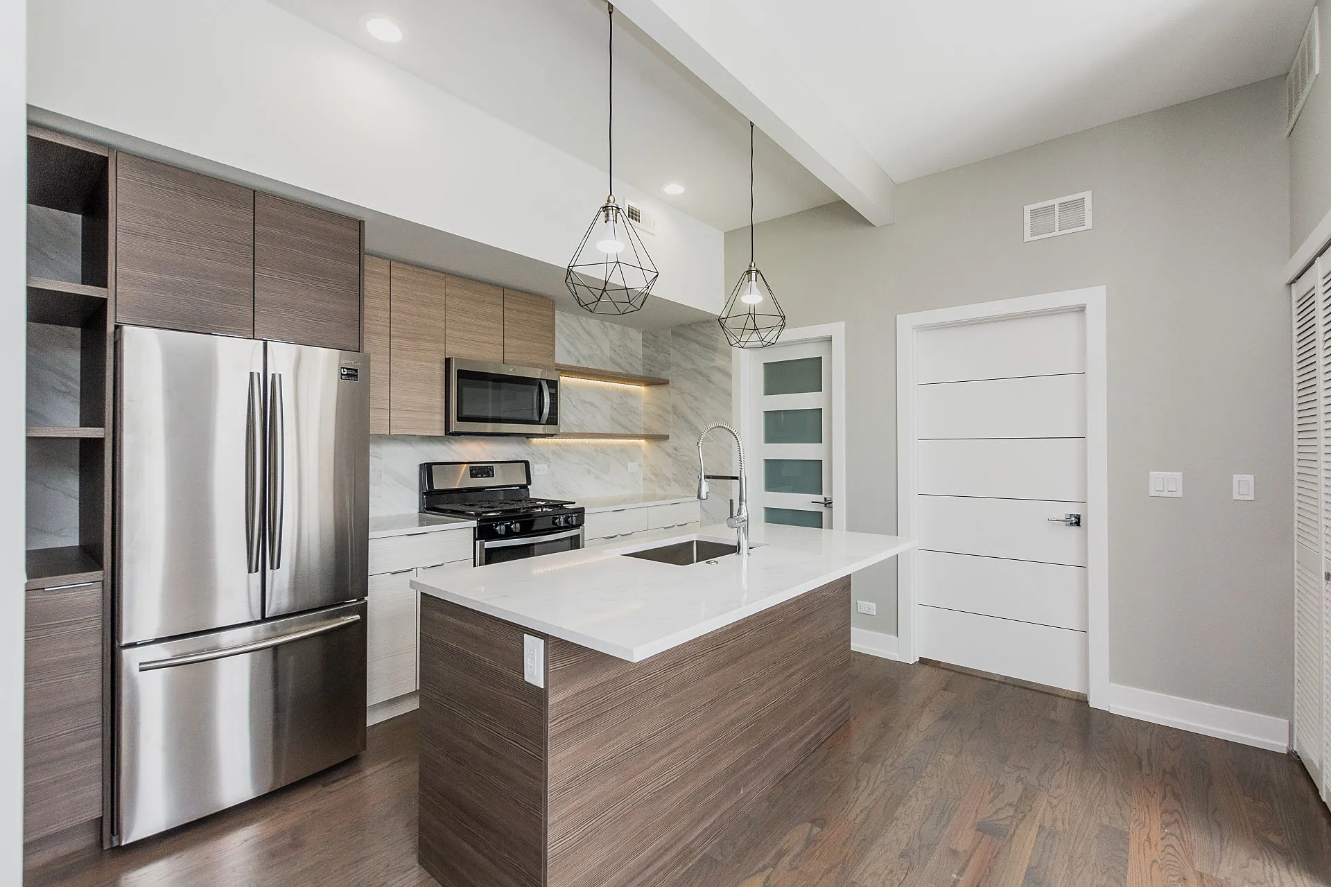 2450 W  Ave, ,  60622, USA 60622-unit#3F-Chicago-IL