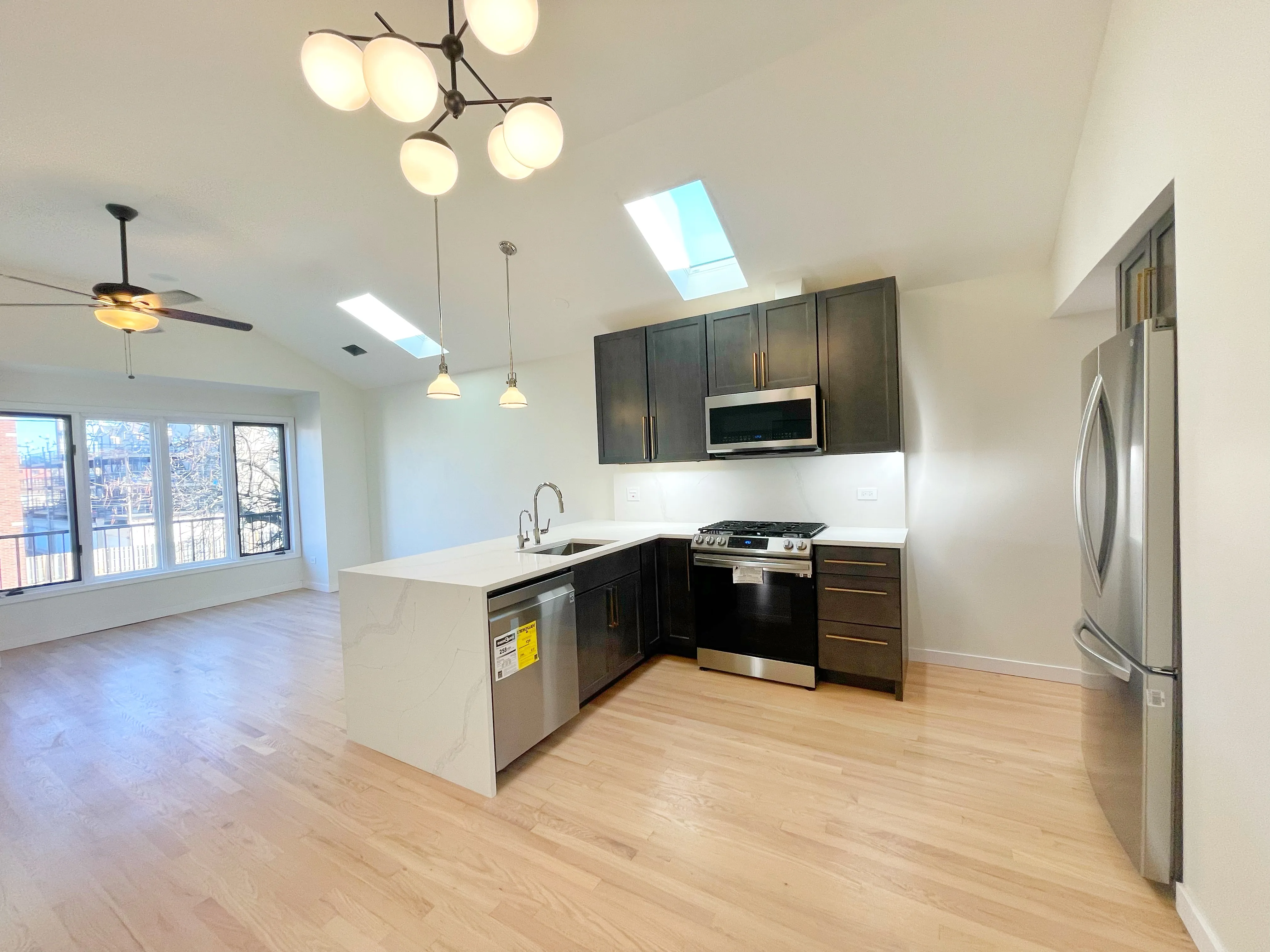 516 S Campbell Ave, Chicago,  60612, USA 60612-unit#3-chicago-IL