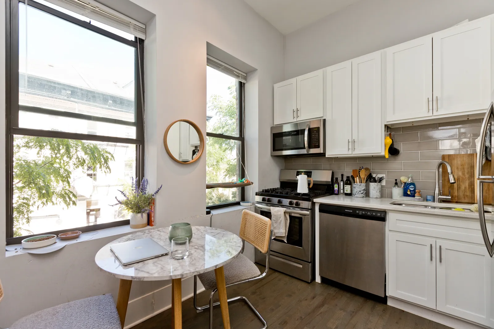 1044 W 18th St, ,  60608, USA 60608-unit#2R-Chicago-IL