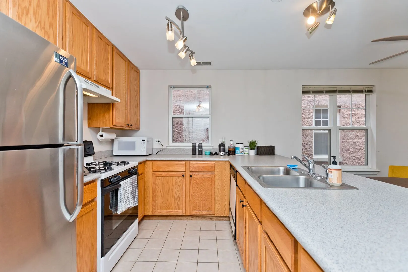 1156 N Howe St, ,  60610, USA 60610-unit#B-Chicago-IL