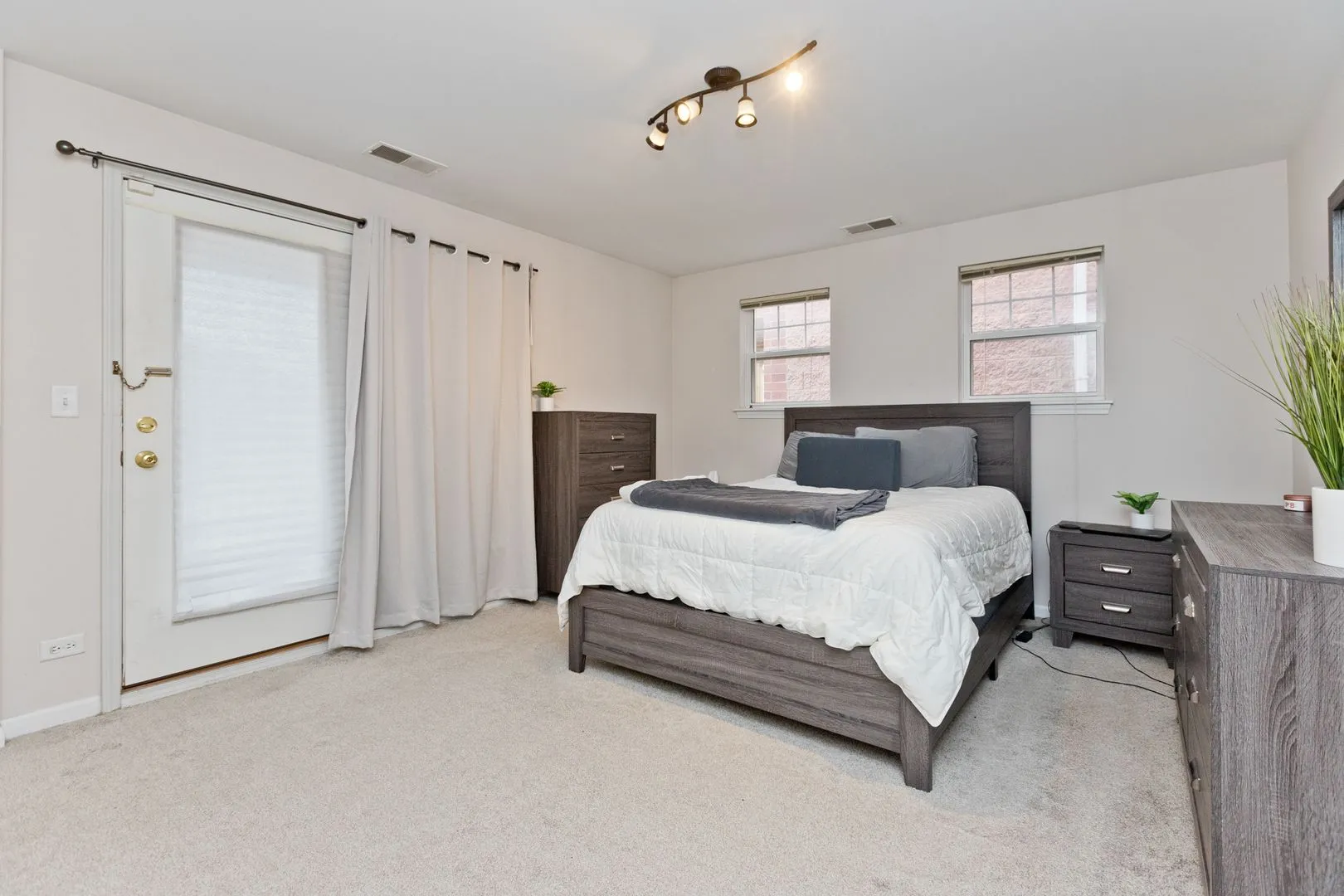 1156 N Howe St, ,  60610, USA 60610-unit#B-Chicago-IL