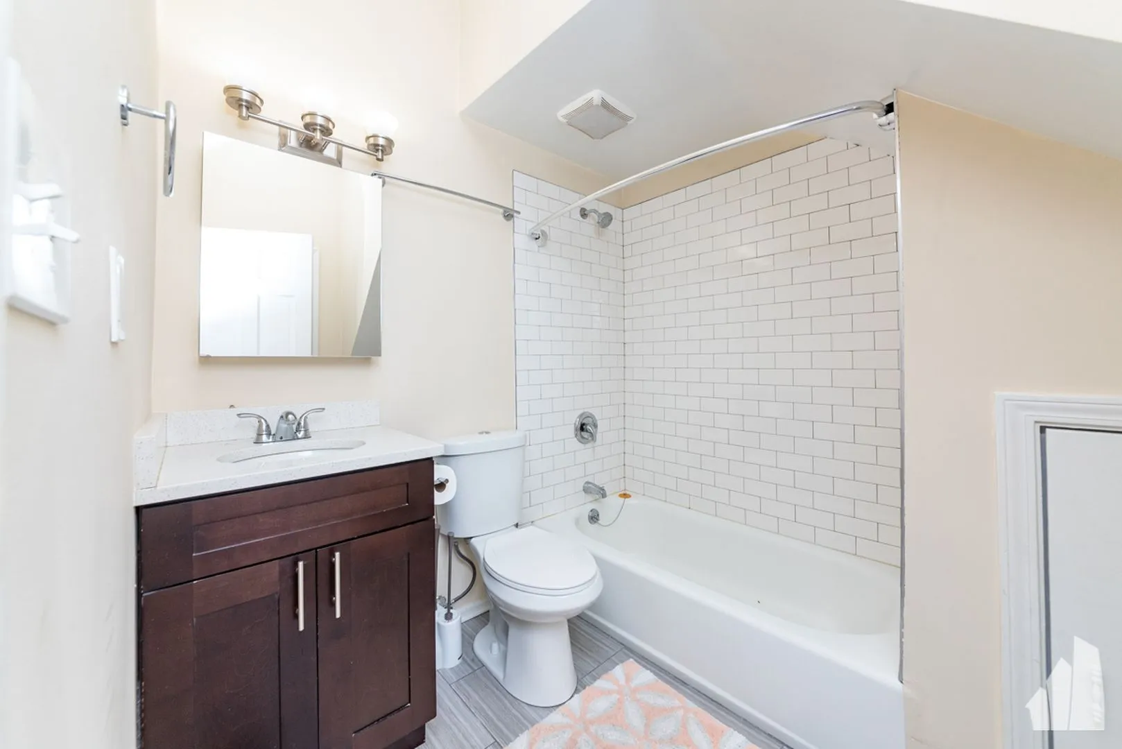 1431 W Belmont Ave, ,  60657, USA 60657-unit#1F-Chicago-IL