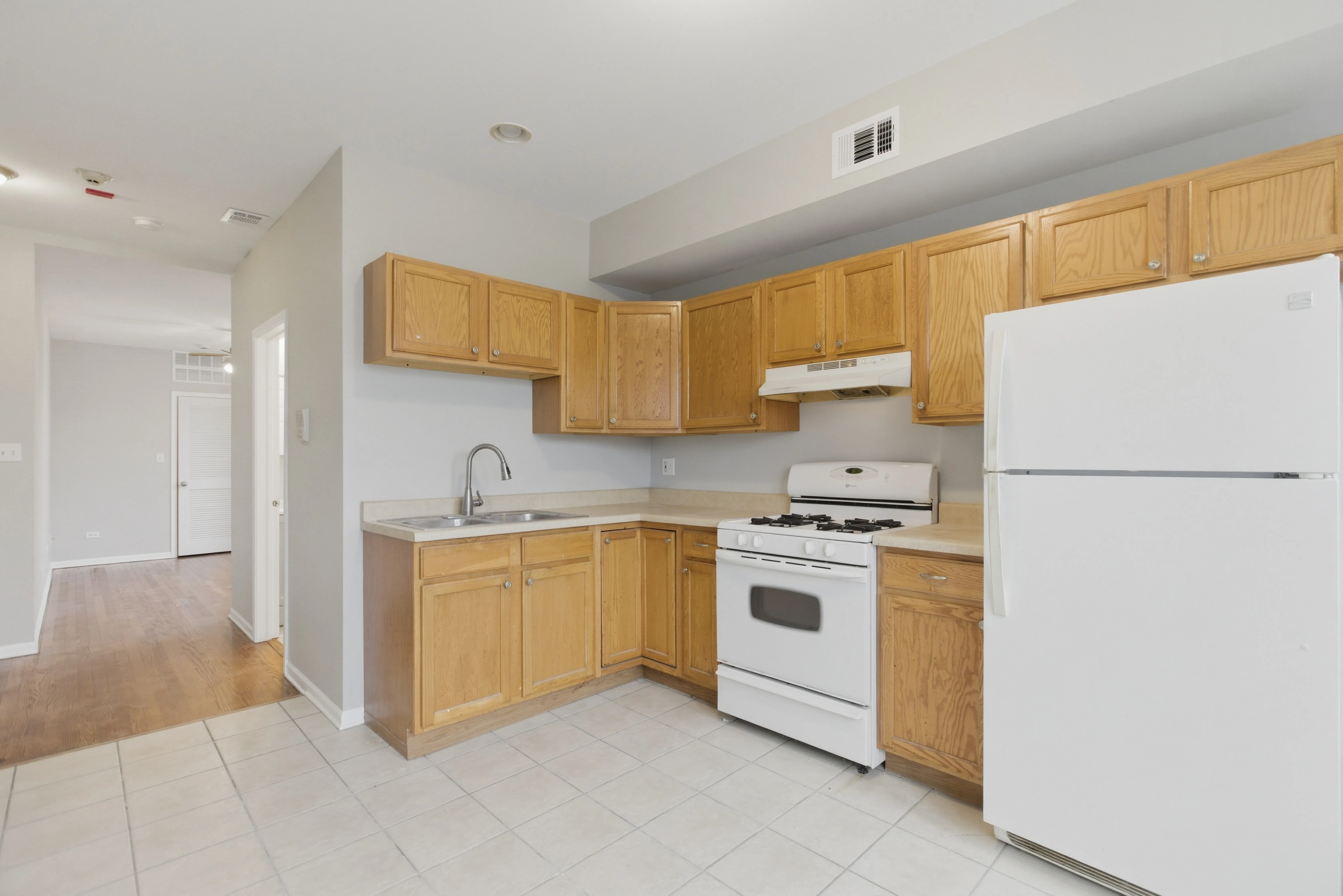 7039 Roosevelt Rd, , 60402, USA 60402-unit#2F-Berwyn-IL