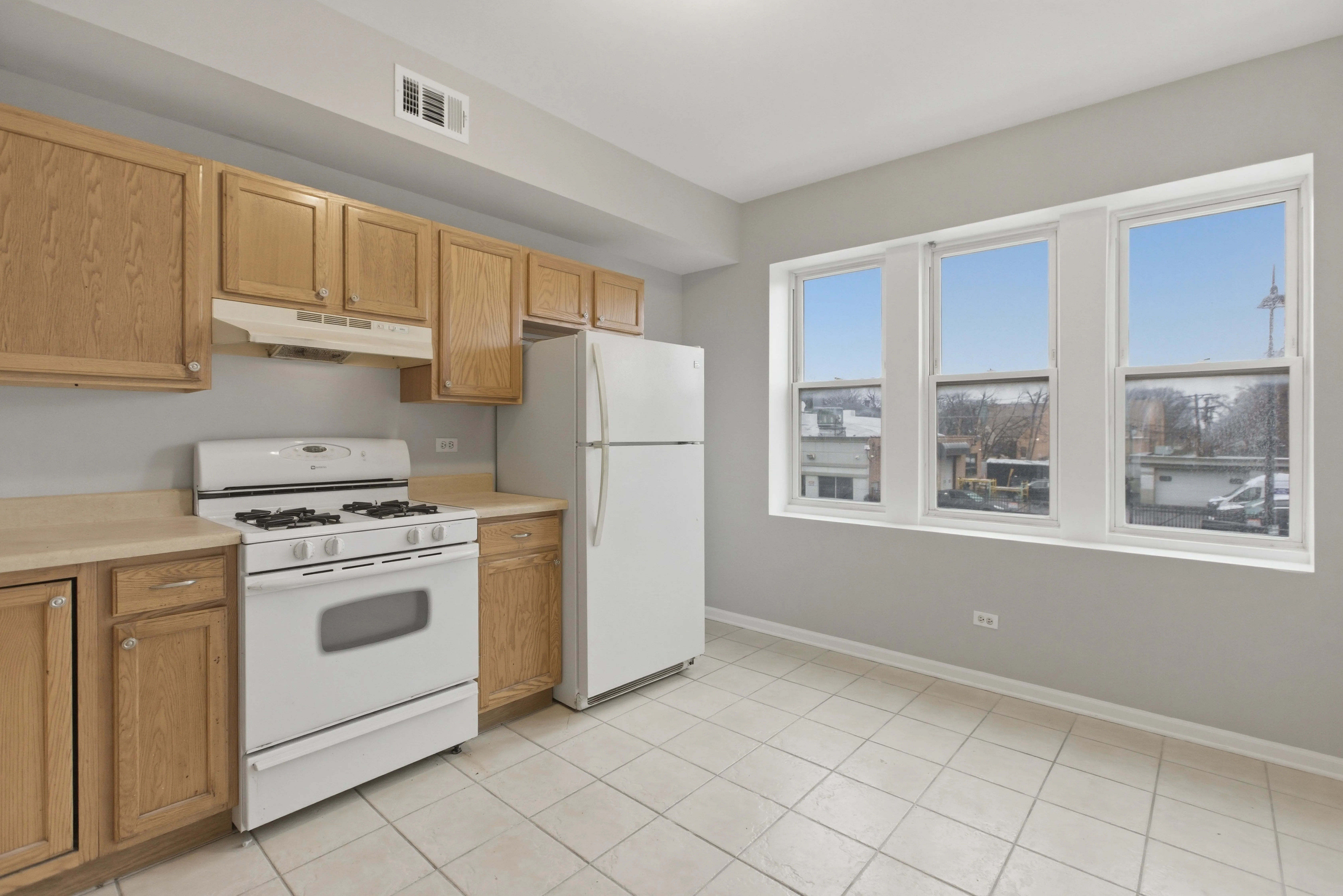 7039 Roosevelt Rd, ,  60402, USA 60402-unit#2F-Berwyn-IL