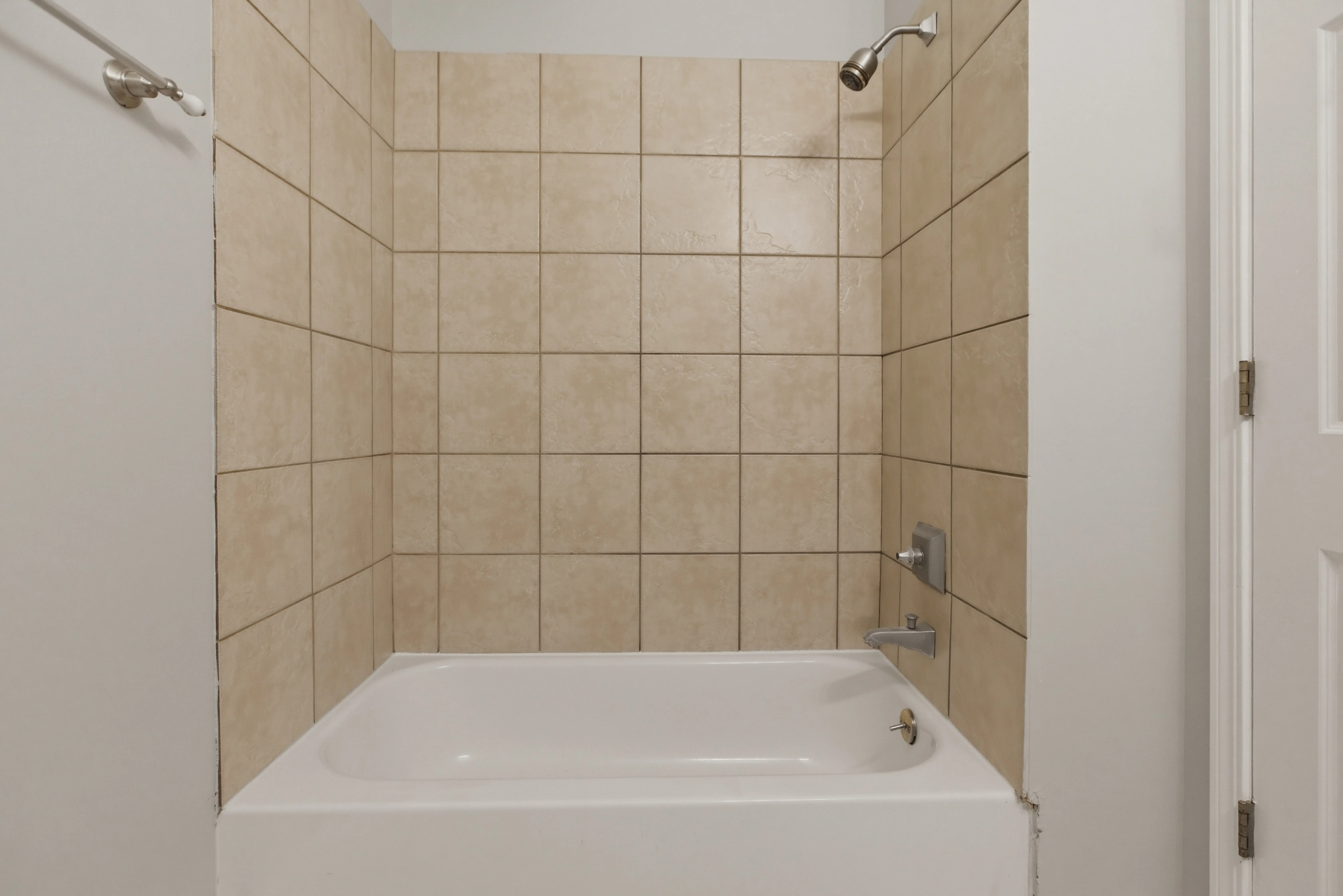 7039 Roosevelt Rd, ,  60402, USA 60402-unit#2F-Berwyn-IL