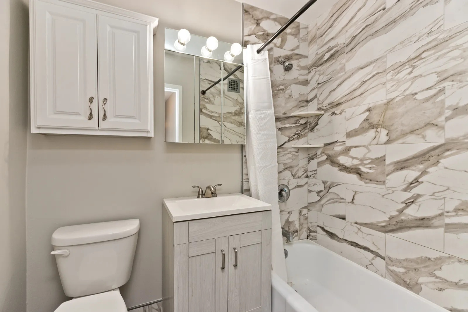 3410 N Lake Shore Dr, ,  60657, USA 60657-unit#14F-Chicago-IL