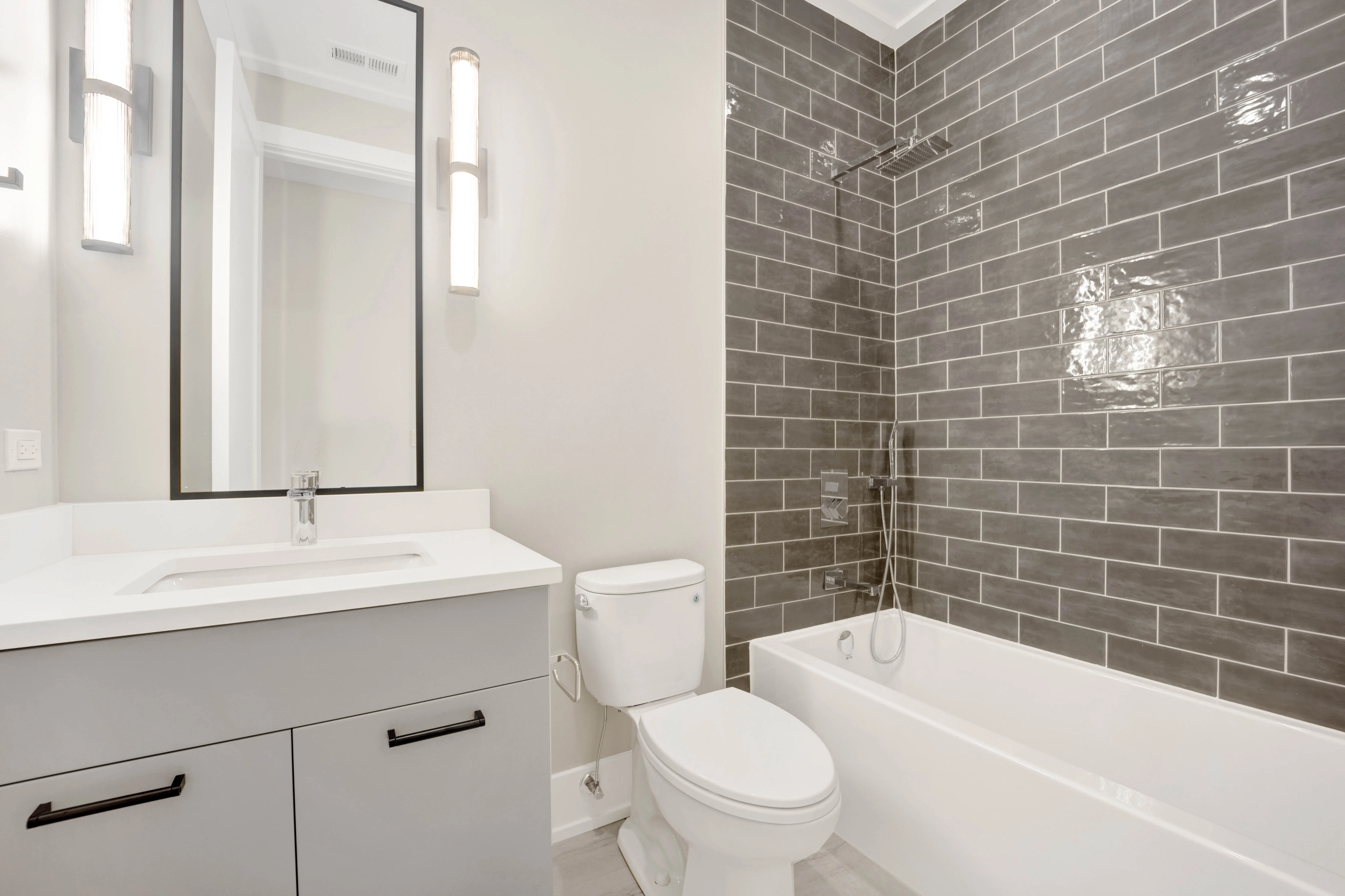 3352 N Ashland Ave, ,  60657, USA 60657-unit#2S-Chicago-IL