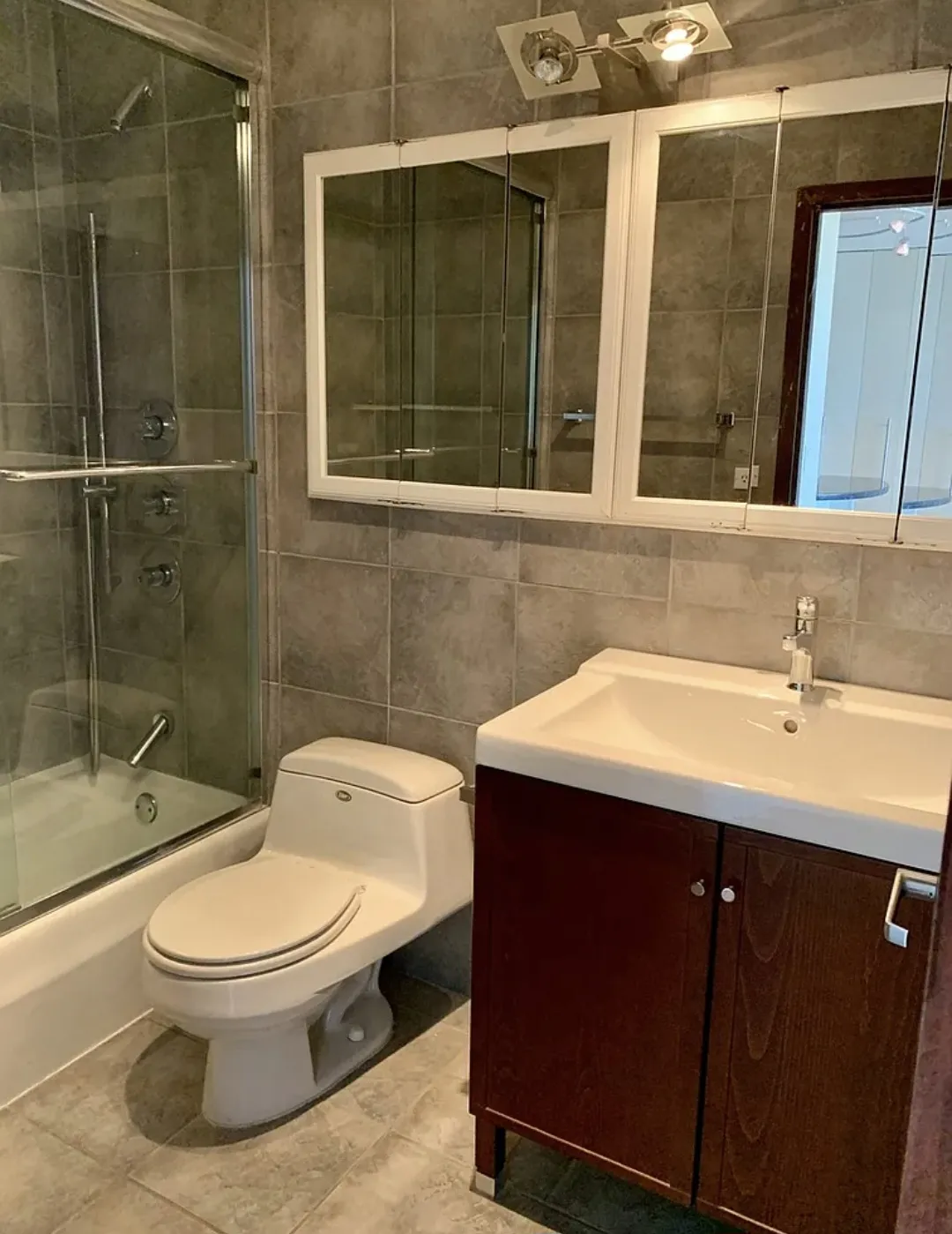 70 W Burton Pl, , 60610, USA 60610-unit#1608-Chicago-IL