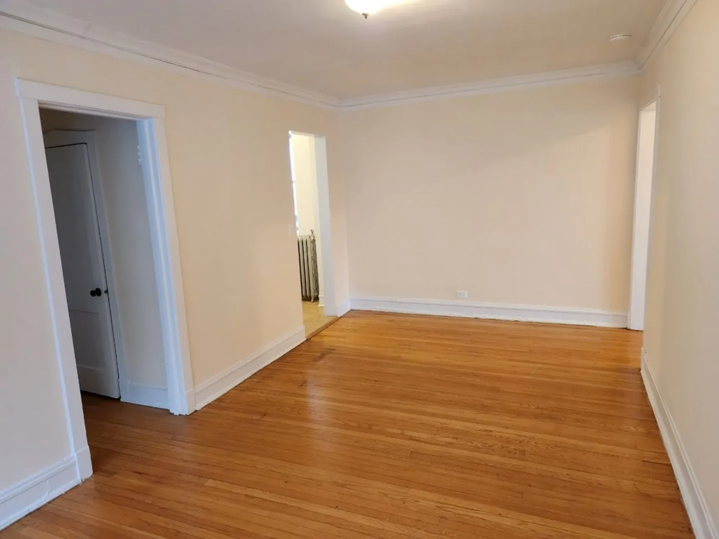 7502 N Hoyne Ave, , 60645, USA 60645-unit#04-2-Chicago-IL