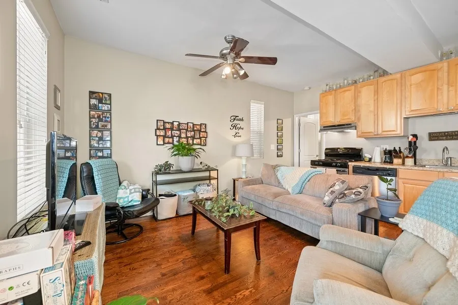 2246 N Magnolia Ave, , 60614, USA 60614-unit#1R-Chicago-IL