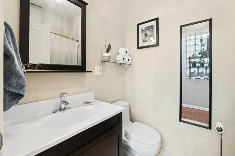 2246 N Magnolia Ave, , 60614, USA 60614-unit#1R-Chicago-IL