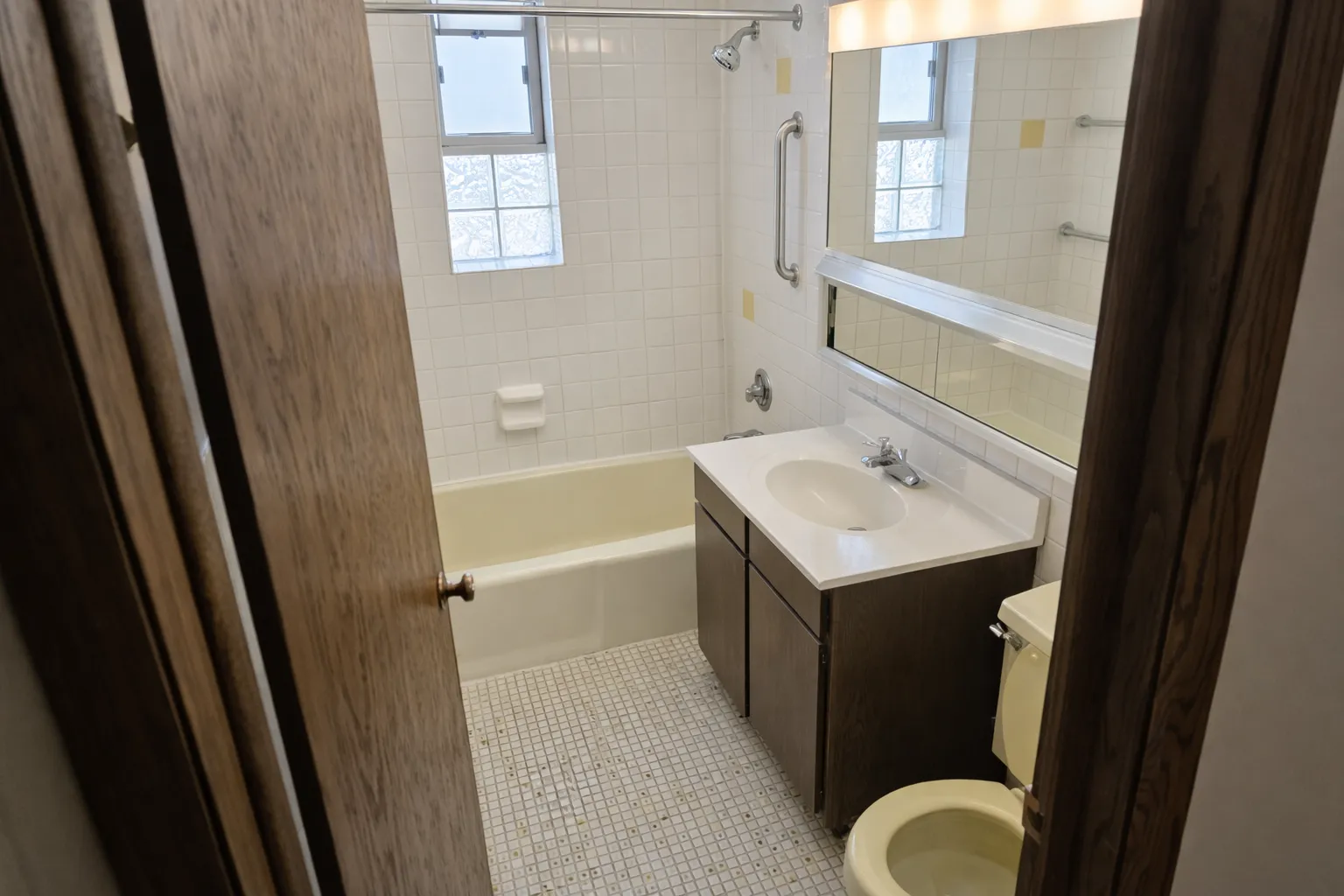 4526 N Seeley Ave, ,  60625, USA 60625-unit#2E-Chicago-IL