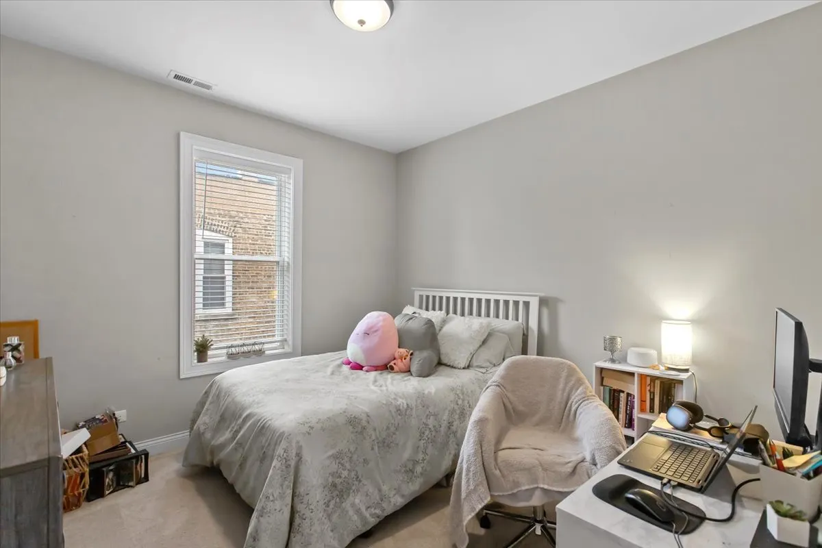 2418 W Medill Ave, Chicago,  60647, USA 60647-unit#2-CHICAGO-IL