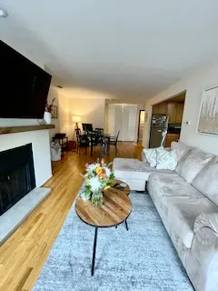 3055 N Sheffield Ave, ,  60657, USA 60657-unit#3A-Chicago-IL