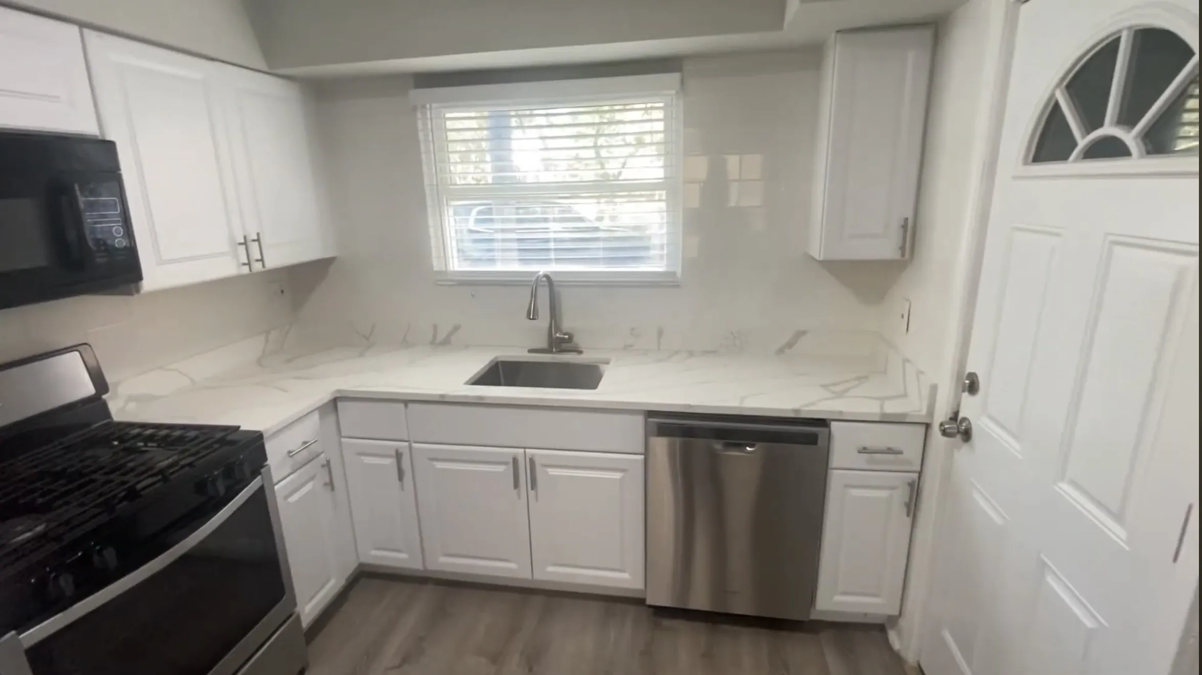 1321 W Sherwin Ave, , 60626, USA 60626-unit#2B-Chicago-IL