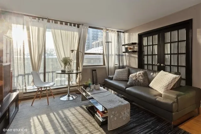 2740 N Pine Grove Ave, ,  60614, USA 60614-unit#4F-Chicago-IL