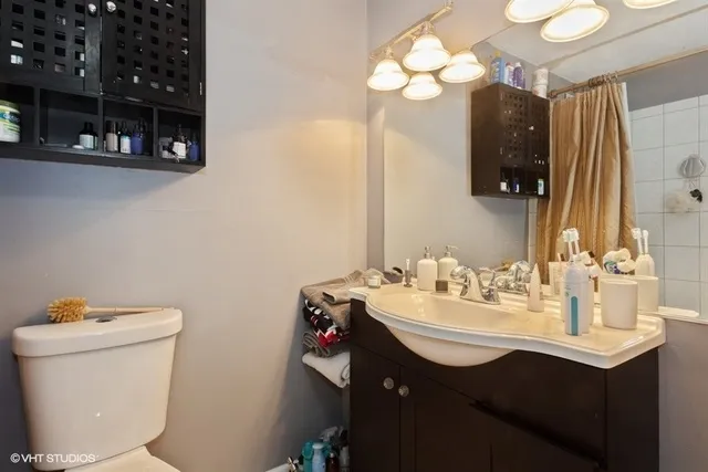 2740 N Pine Grove Ave, ,  60614, USA 60614-unit#4F-Chicago-IL