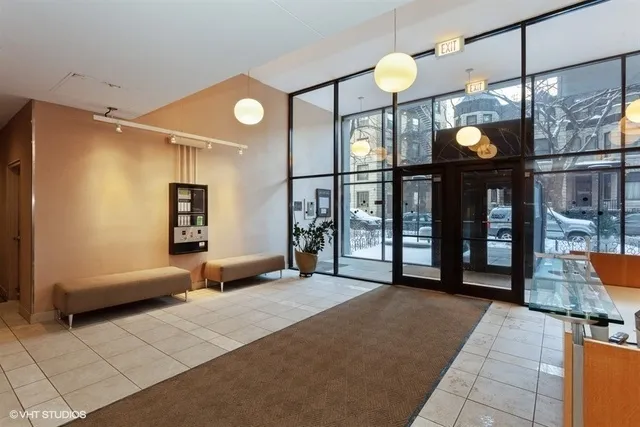 2740 N Pine Grove Ave, ,  60614, USA 60614-unit#4F-Chicago-IL