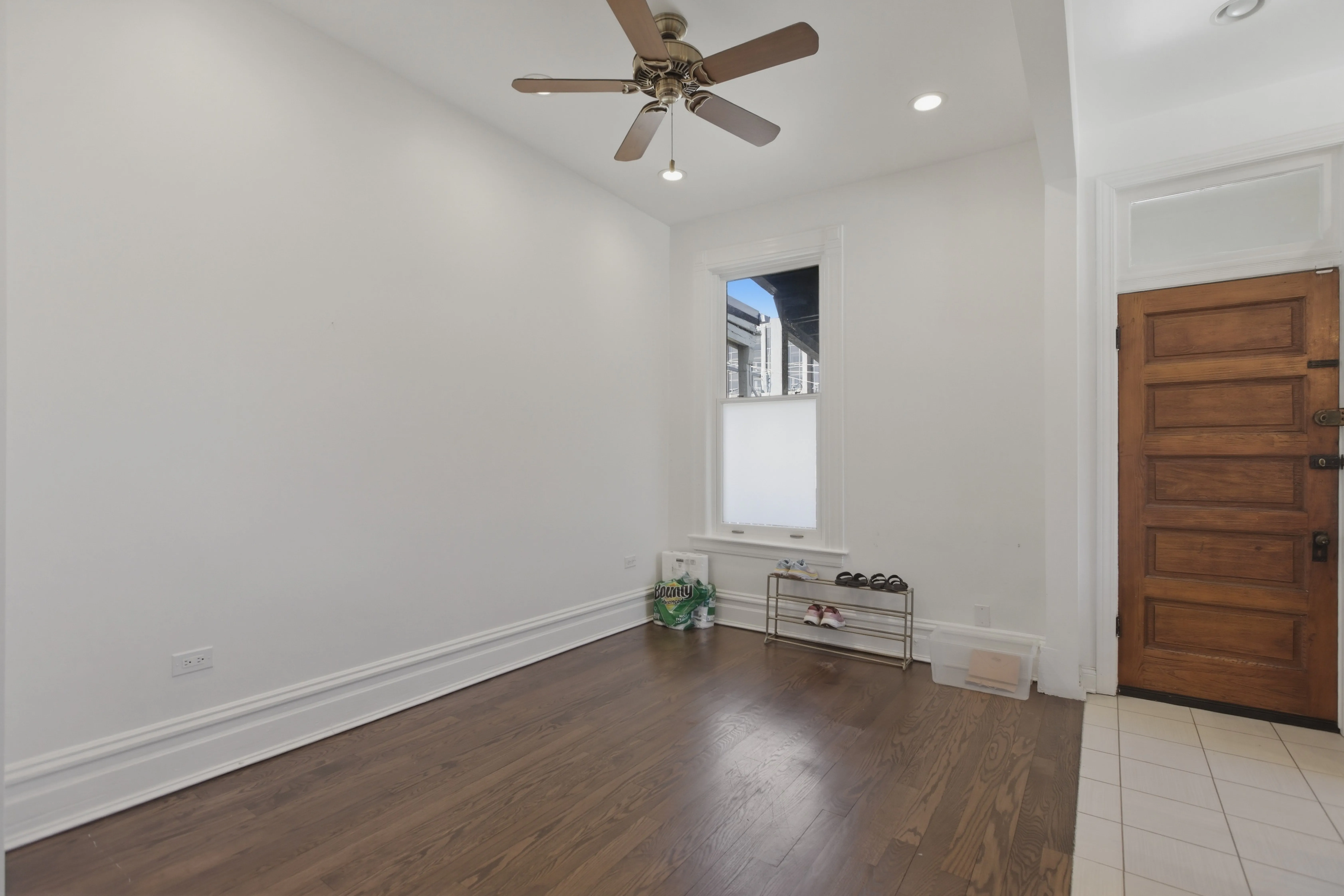 850 W Oakdale Ave, ,  60657, USA 60657-unit#3-Chicago-IL
