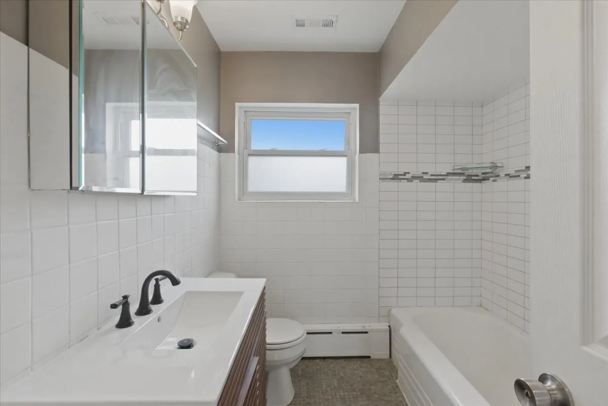 3018 N Whipple St, , 60618, USA 60618-unit#2-Chicago-IL