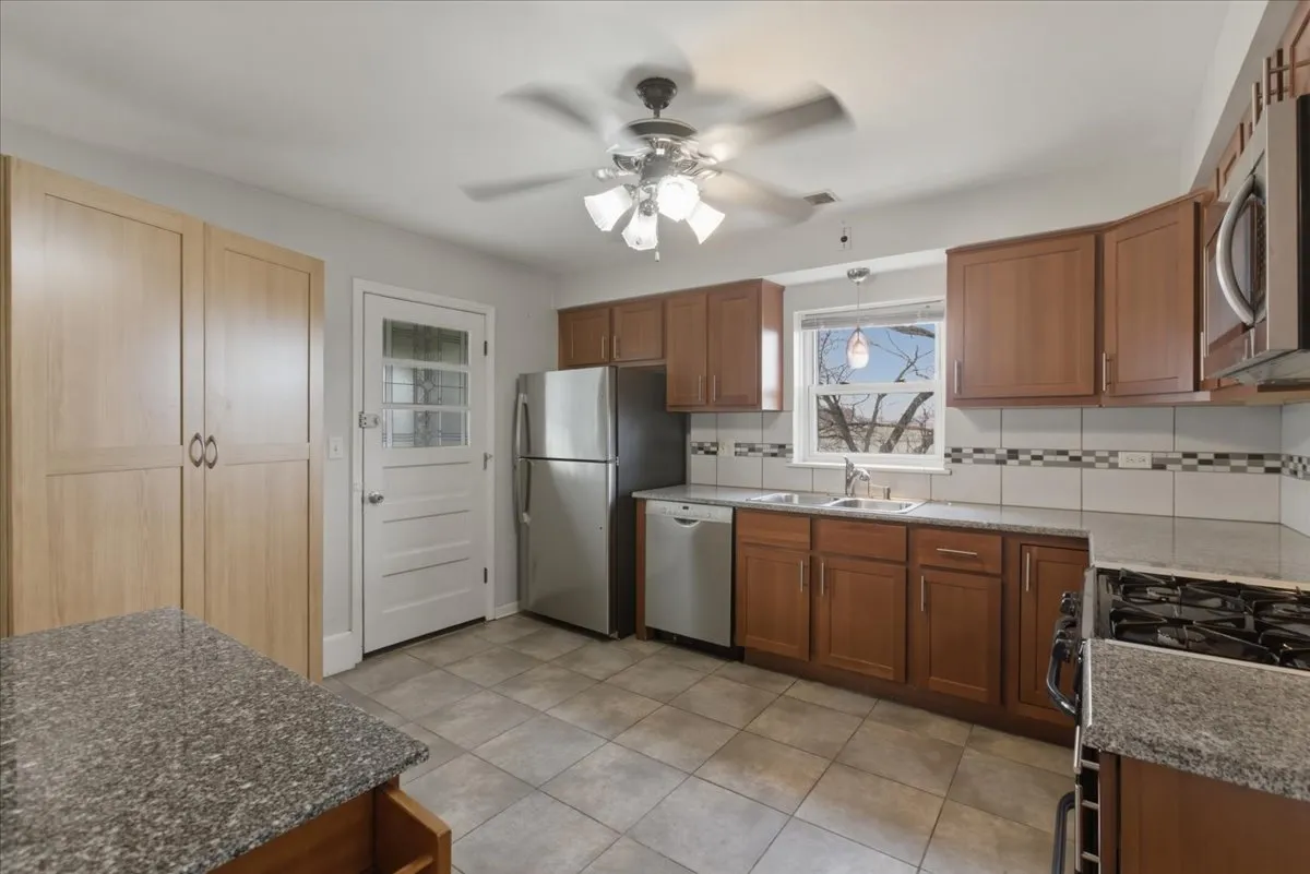 3018 N Whipple St, , 60618, USA 60618-unit#2-Chicago-IL