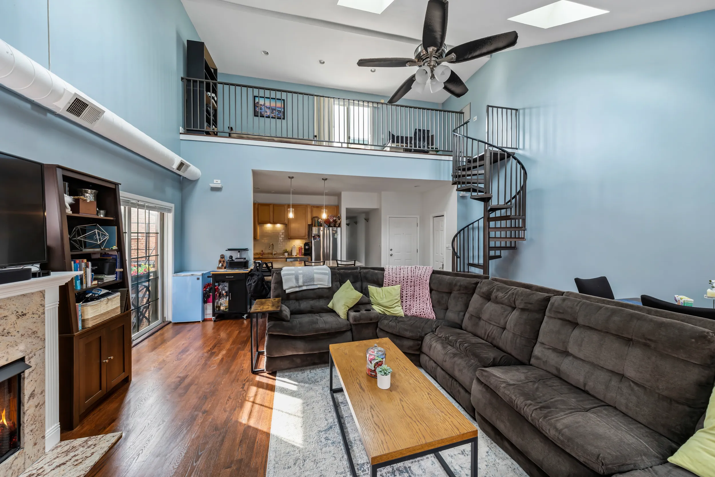 811 W Superior St, ,  60642, USA 60642-unit#4-Chicago-IL