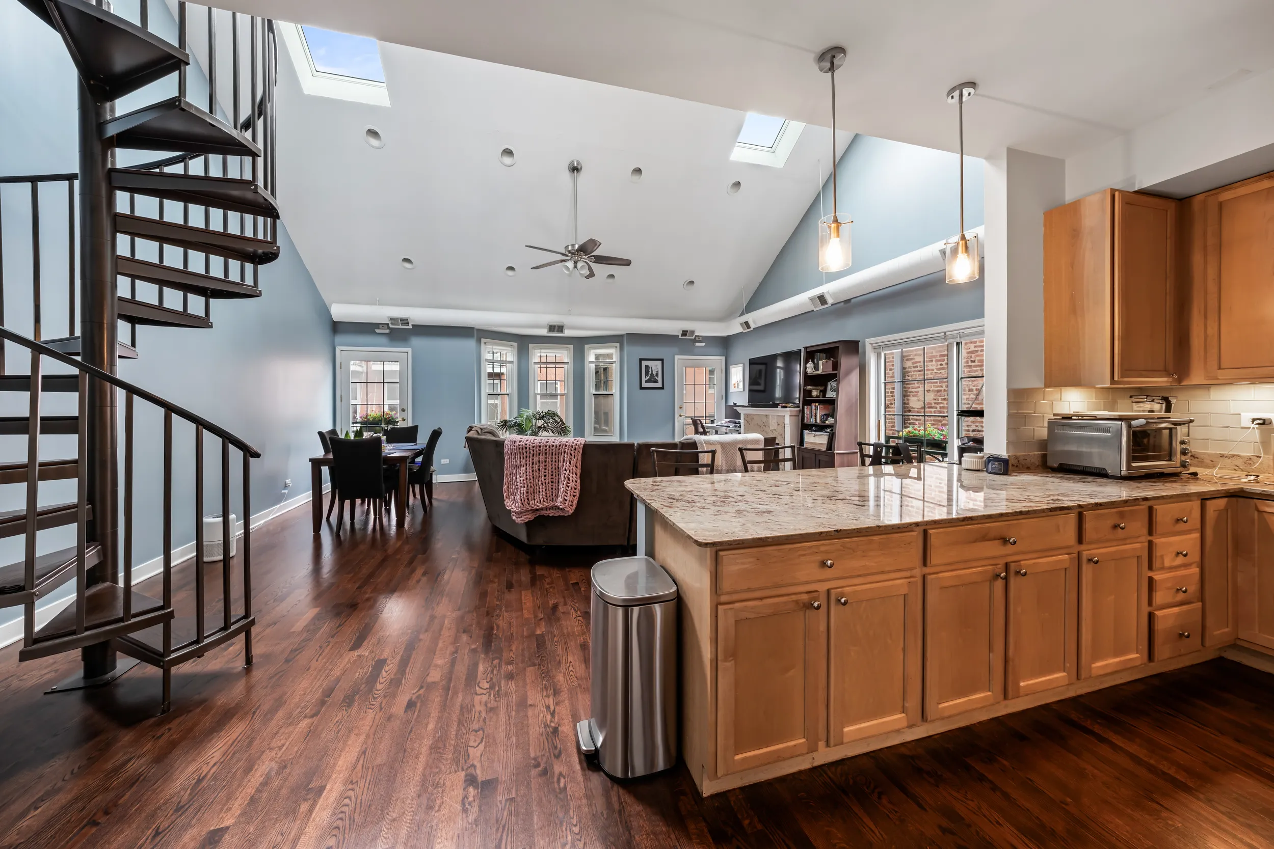 811 W Superior St, ,  60642, USA 60642-unit#4-Chicago-IL