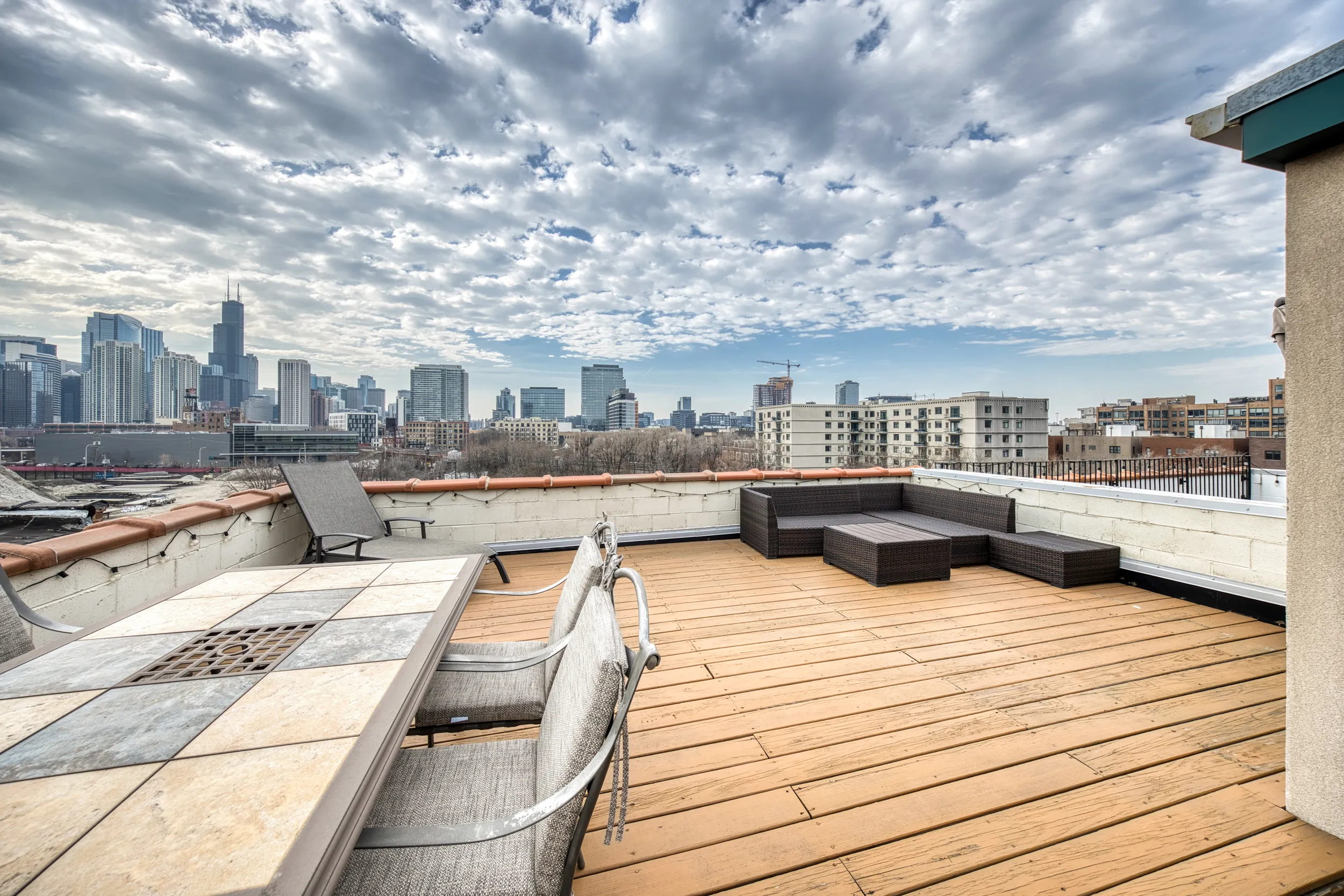 811 W Superior St, ,  60642, USA 60642-unit#4-Chicago-IL