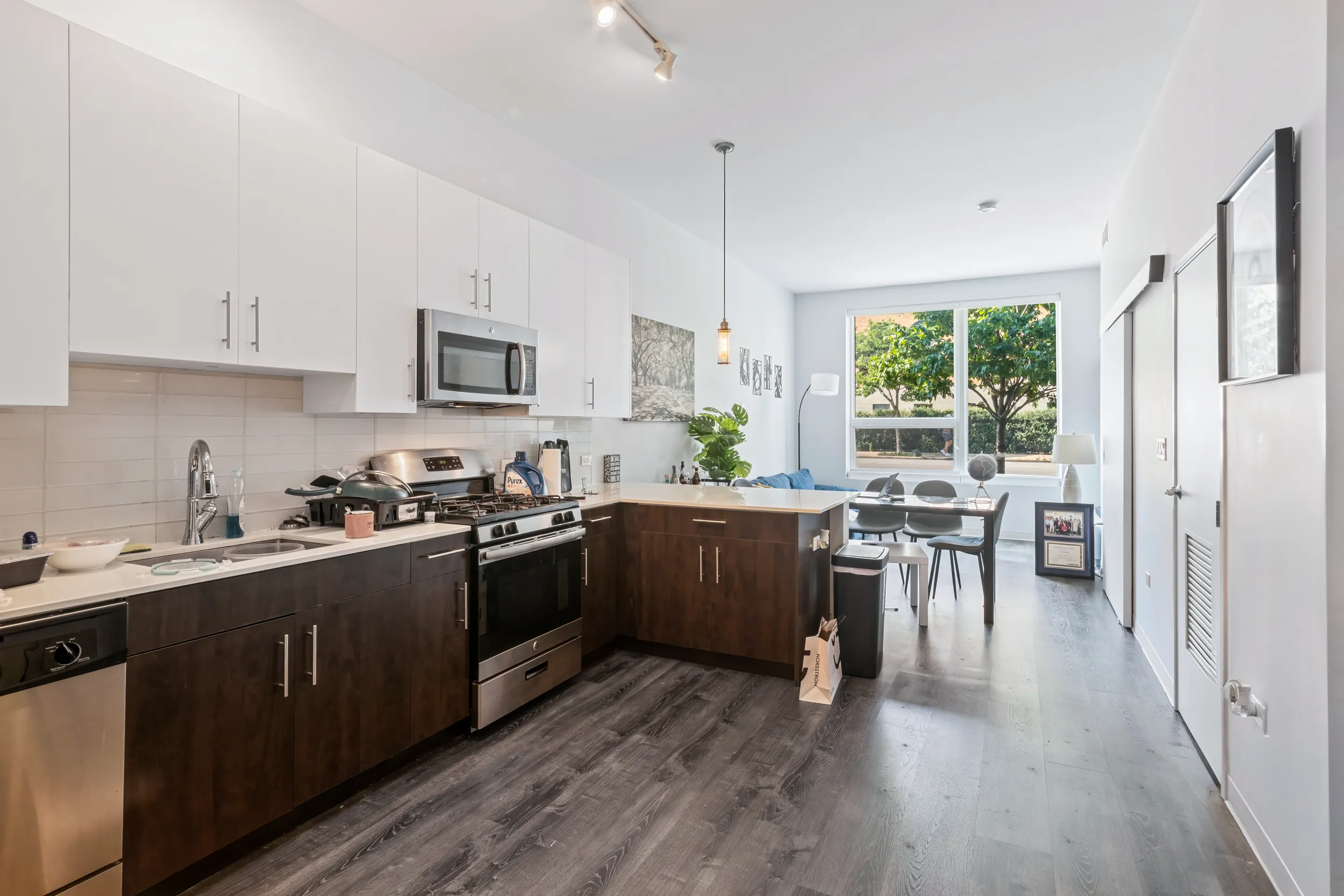 851 W Grand Ave, ,  60642, USA 60642-unit#102-Chicago-IL