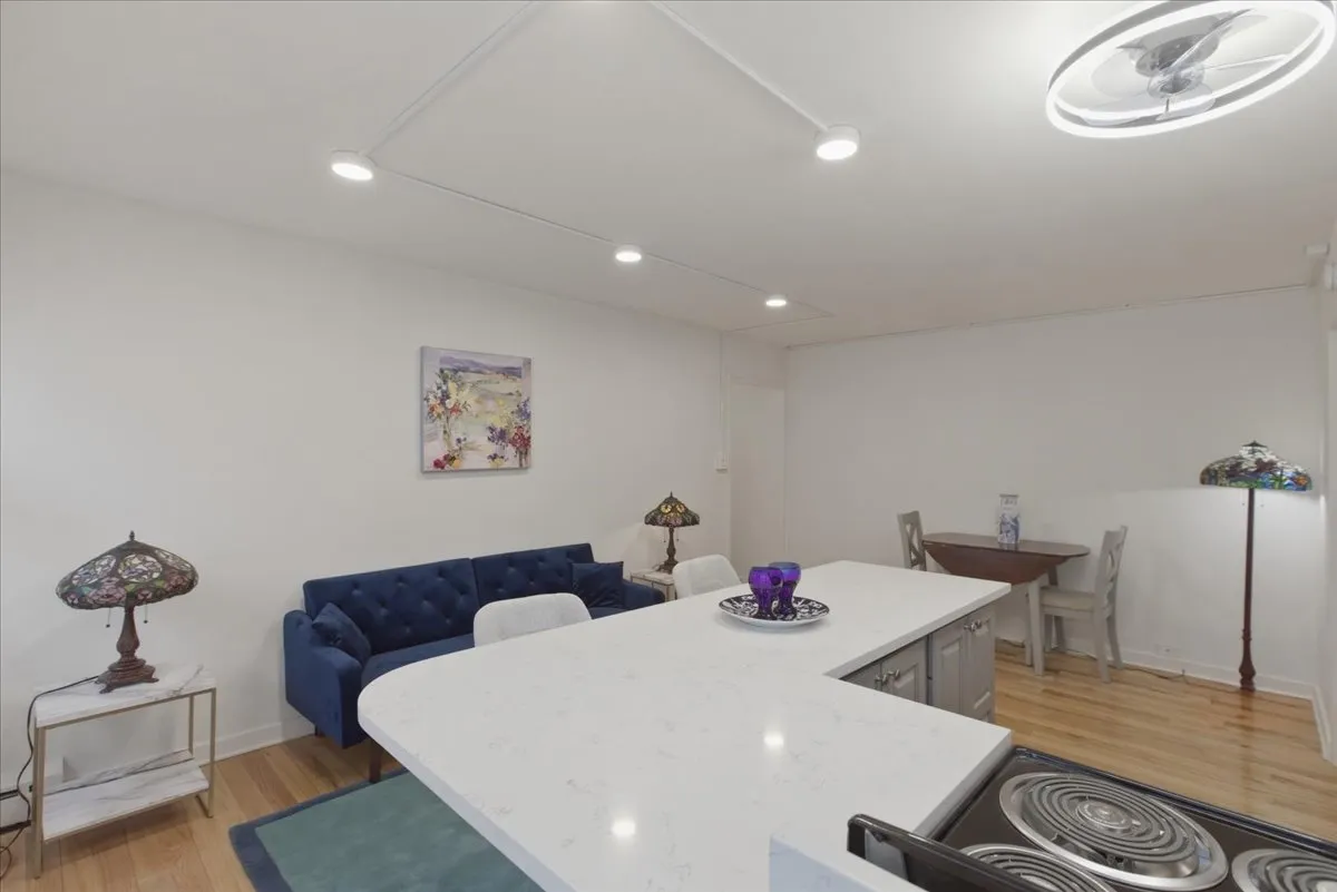 5630 N Sheridan Rd, ,  60660, USA 60660-unit#S1101-Chicago-IL