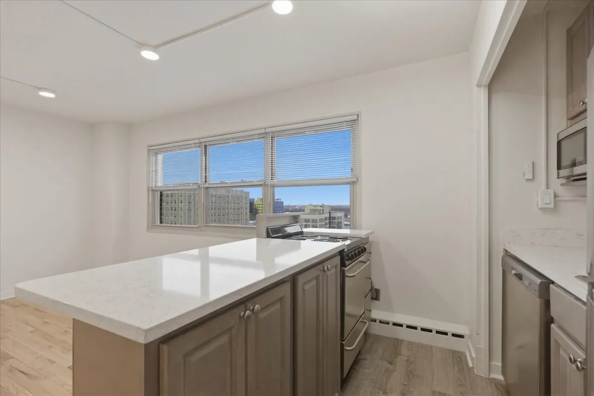 5630 N Sheridan Rd, , 60660, USA 60660-unit#S1109-Chicago-IL