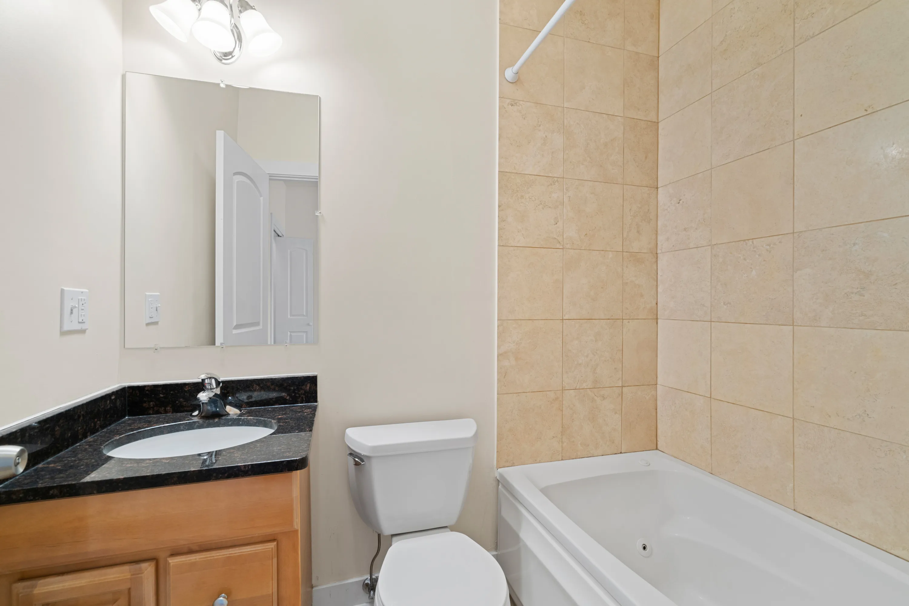 1432 N Maplewood Ave, , 60622, USA 60622-unit#304-Chicago-IL