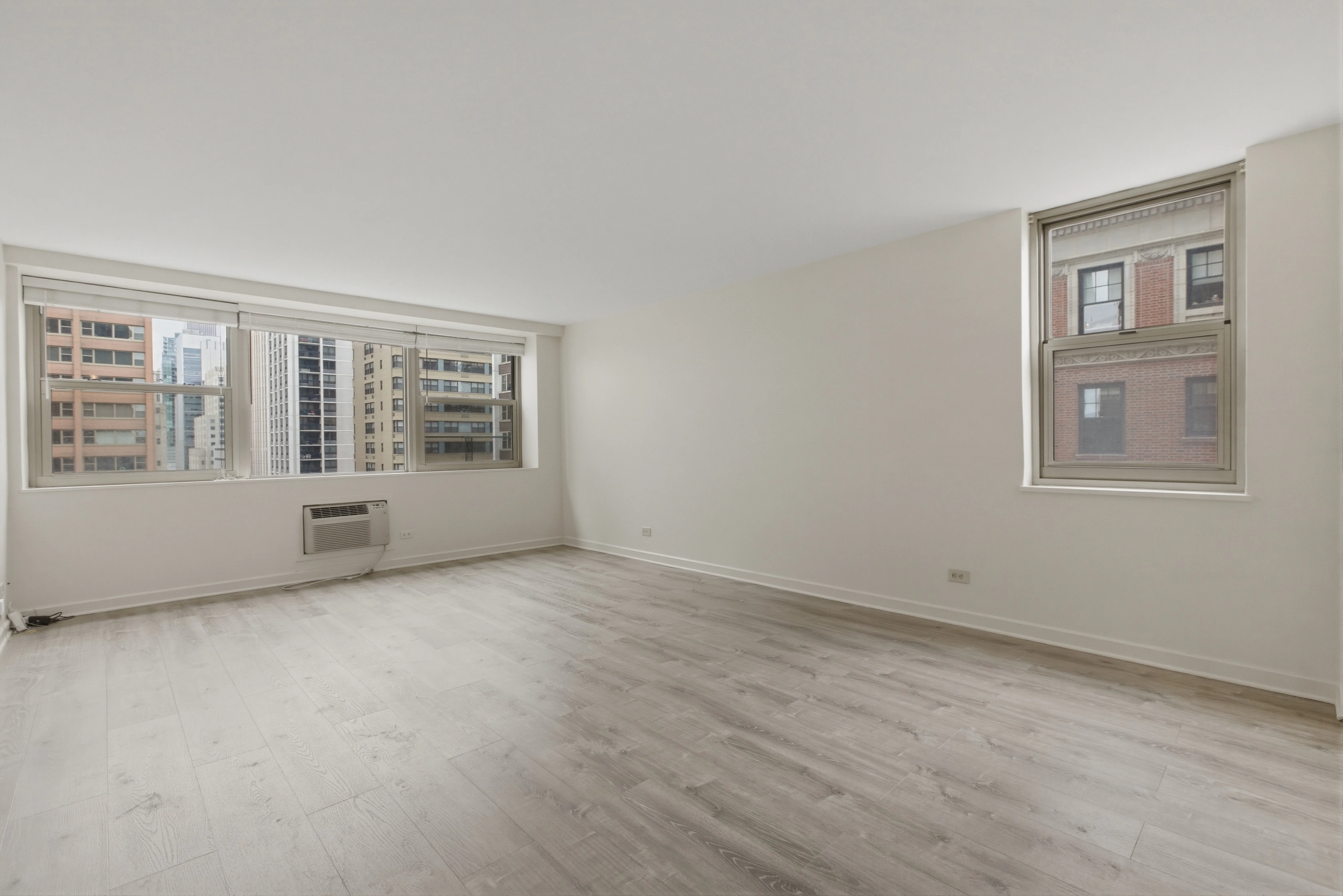 253 E Delaware Pl, ,  60611, USA 60611-unit#12H-Chicago-IL