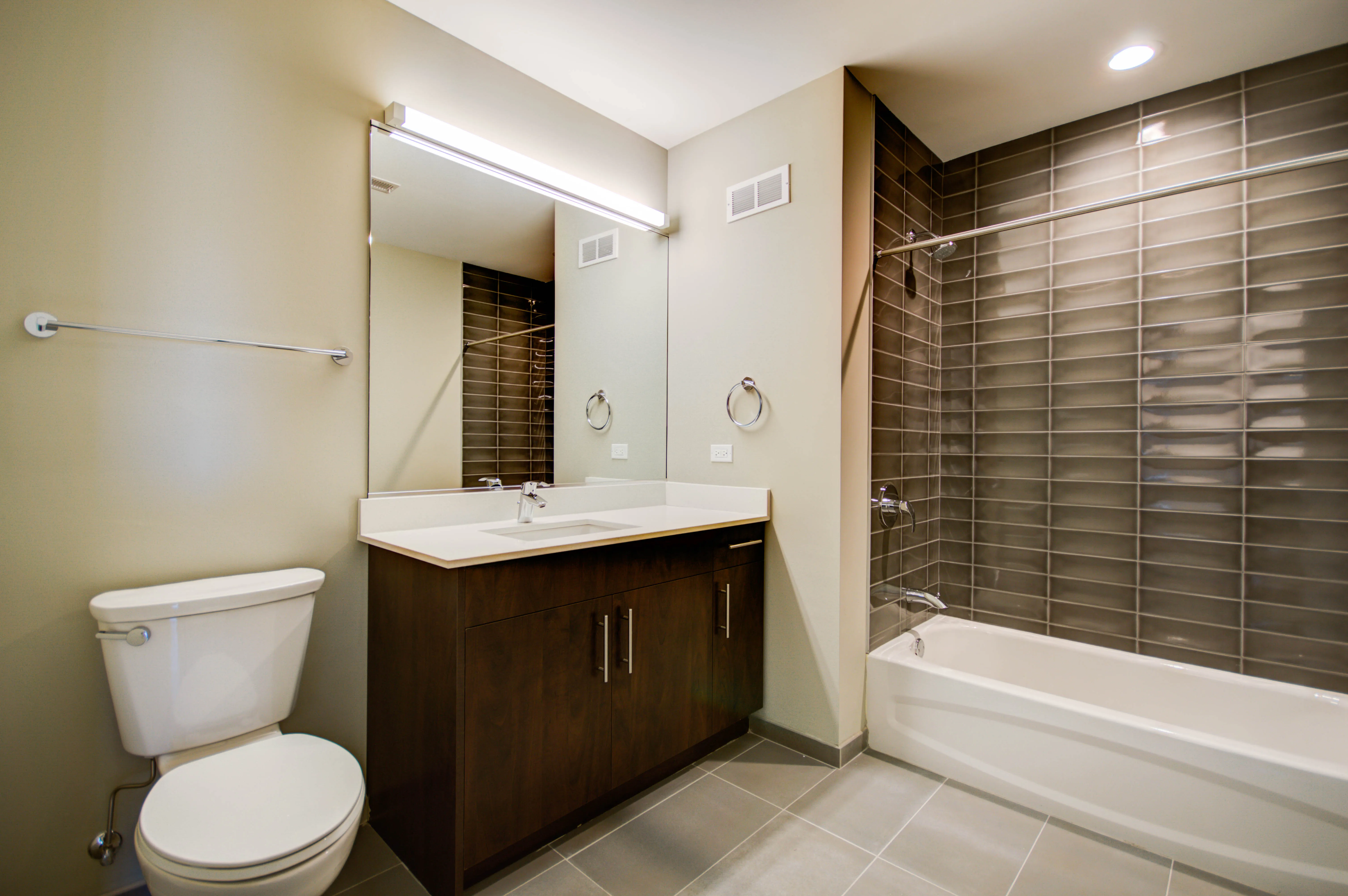 851 W Grand Ave, ,  60642, USA 60642-unit#406-Chicago-IL