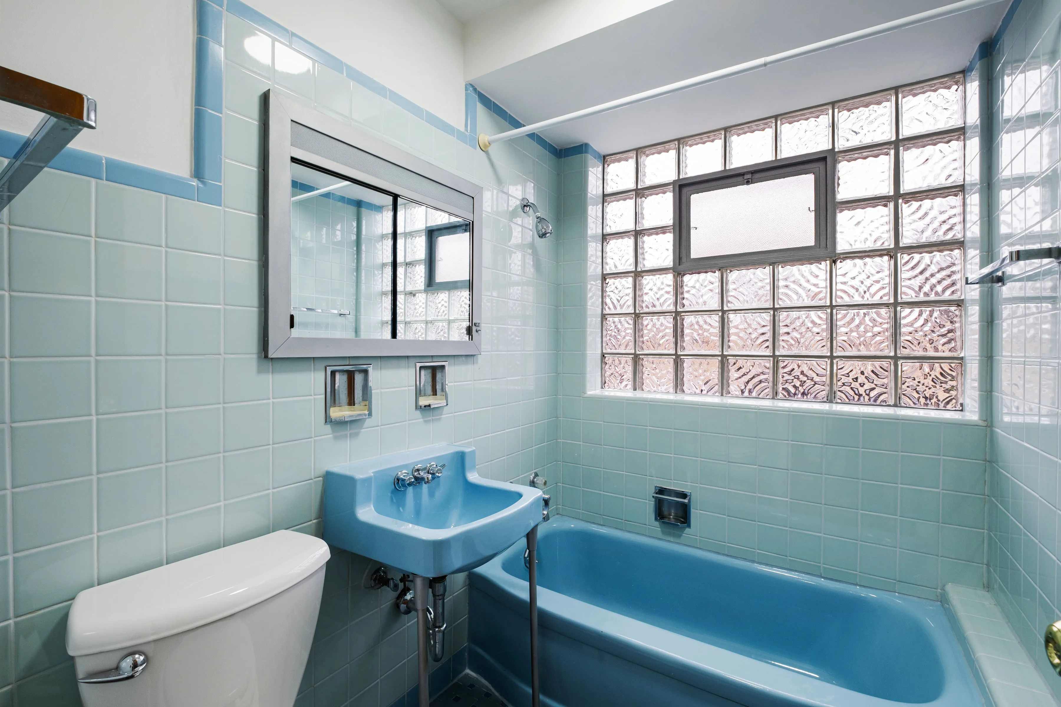 2531 W Lunt Ave, ,  60645, USA 60645-unit#2-Chicago-IL