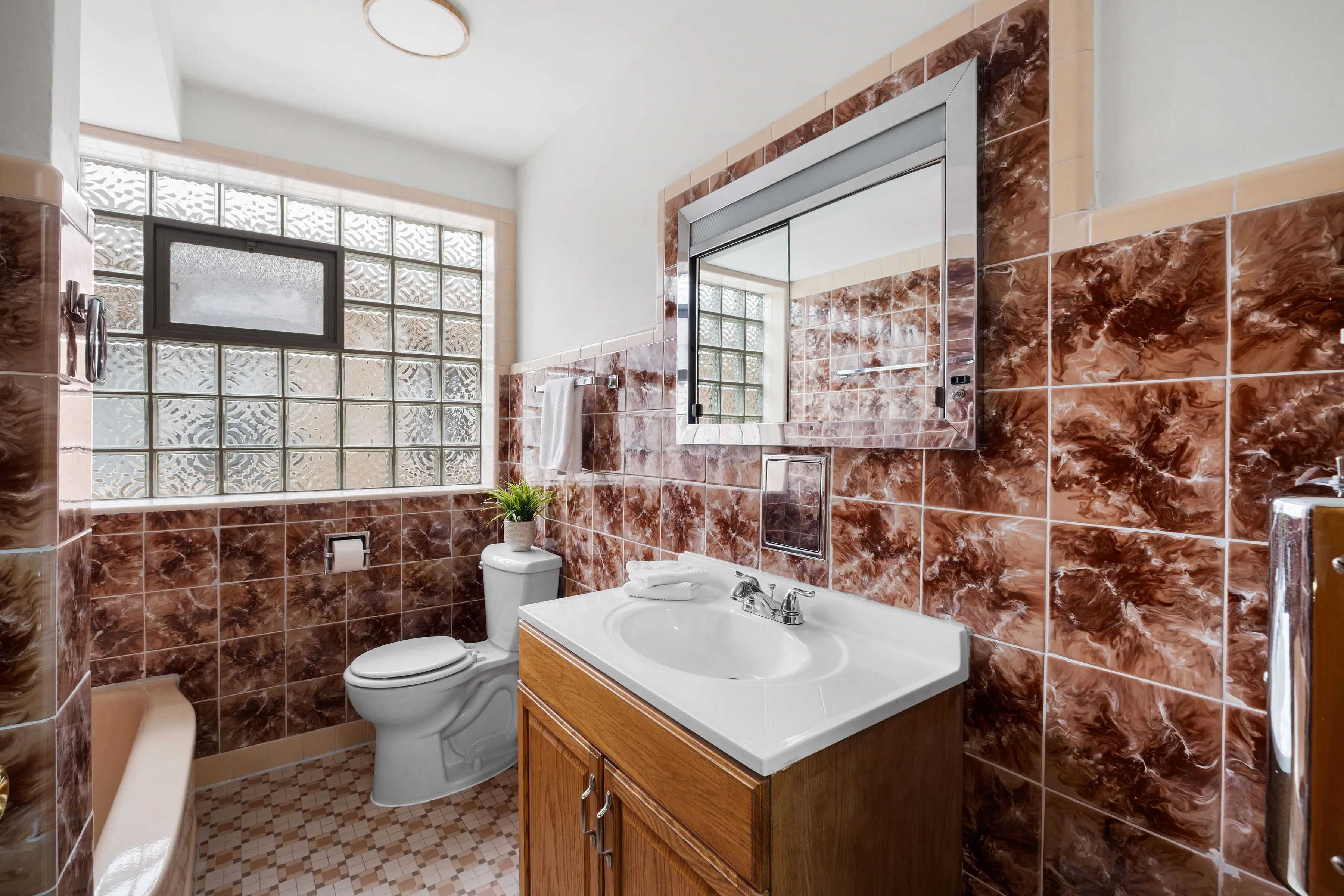 2531 W Lunt Ave, ,  60645, USA 60645-unit#2-Chicago-IL