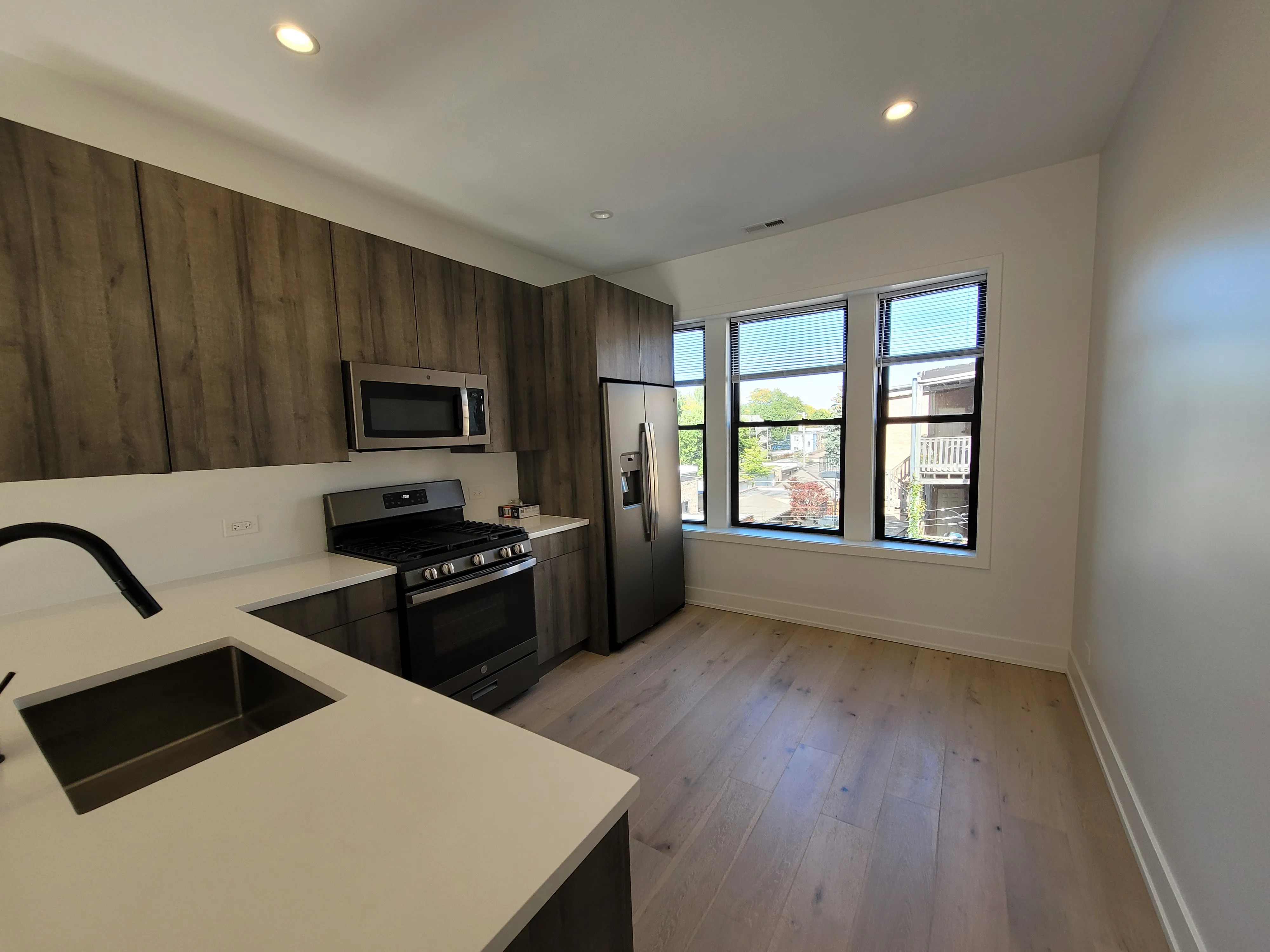 1334 W Bryn Mawr Ave, ,  60660, USA 60660-unit#3R-Chicago-IL