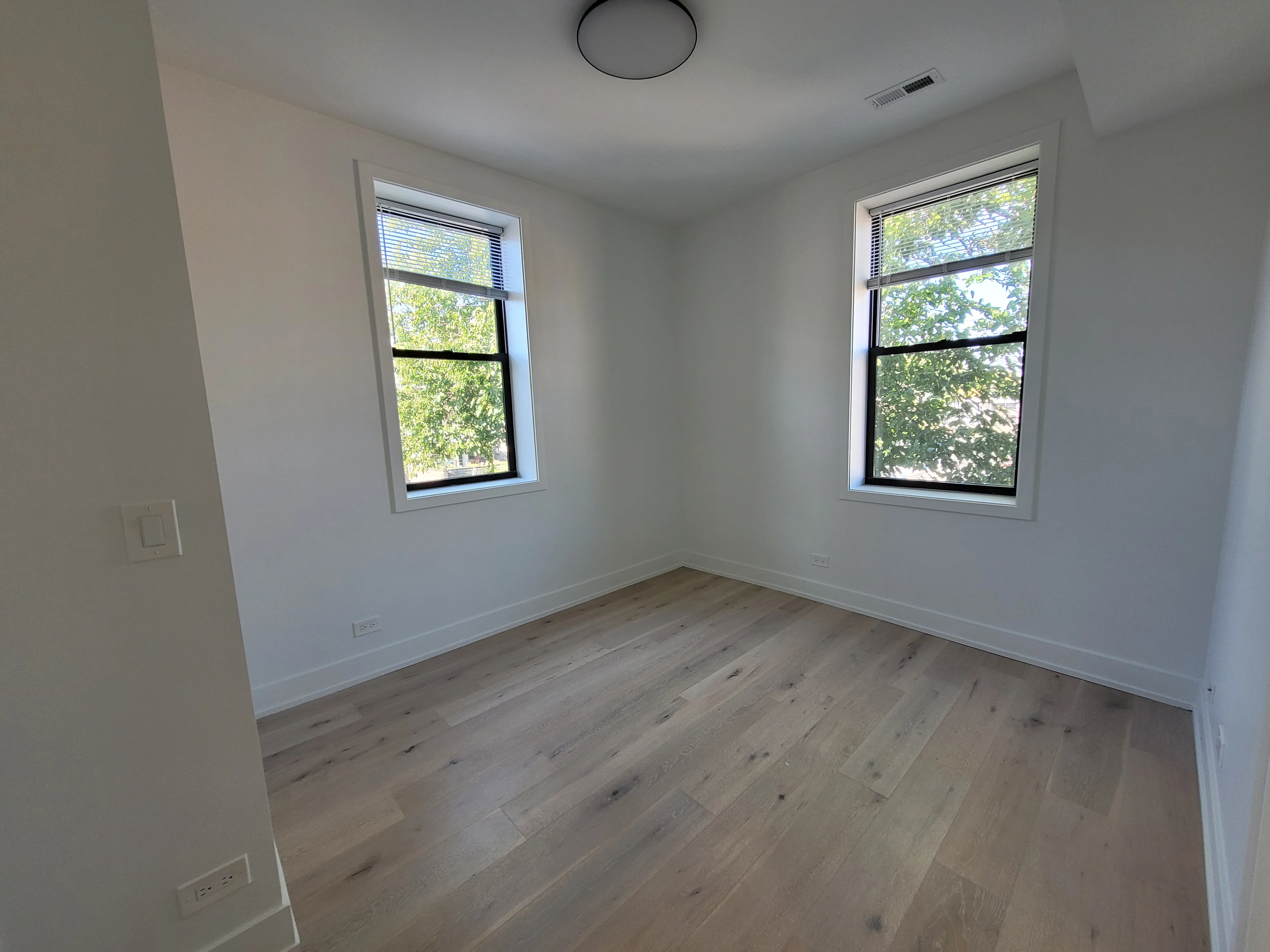 1334 W Bryn Mawr Ave, ,  60660, USA 60660-unit#3R-Chicago-IL