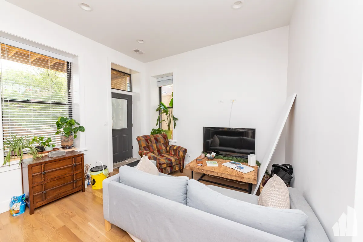 3517 N Reta Ave, ,  60657, USA 60657-unit#4R-Chicago-IL