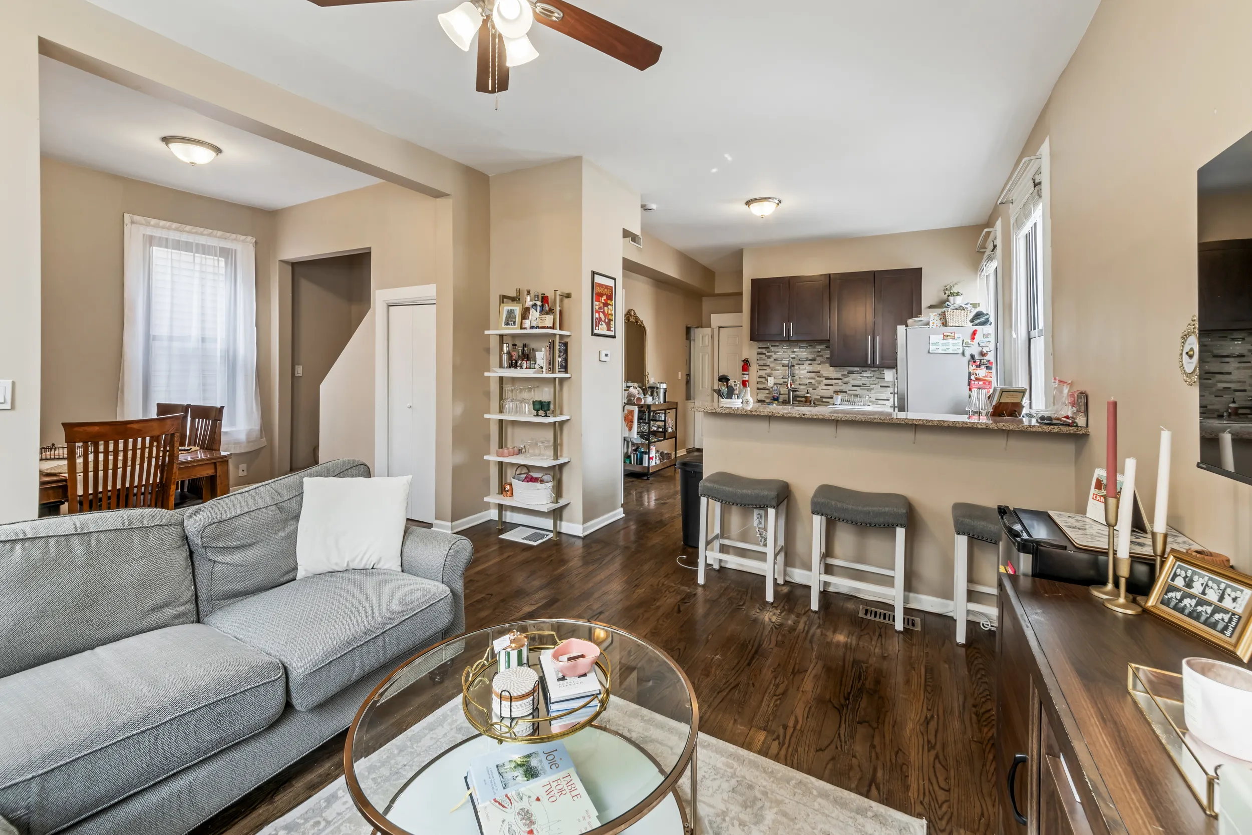 1214 W Melrose St, ,  60657, USA 60657-unit#CH-Chicago-IL