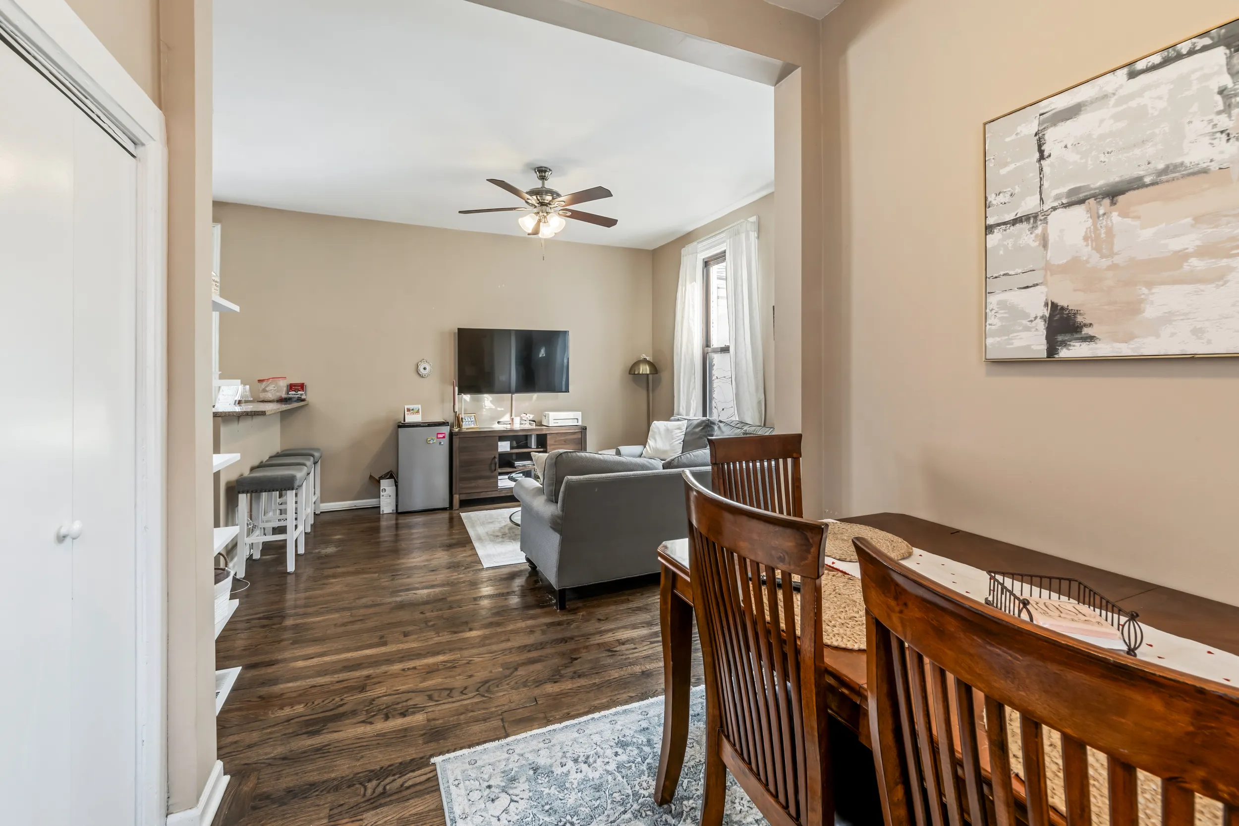 1214 W Melrose St, ,  60657, USA 60657-unit#CH-Chicago-IL